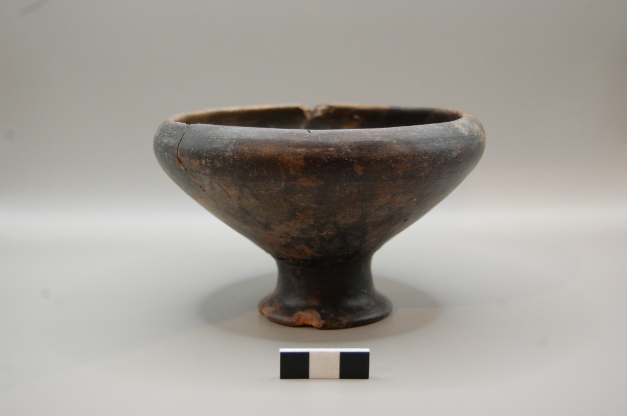 Coppa su piede - Cultura di Golasecca (GIIB) (ultimo quarto VI sec. a. C)