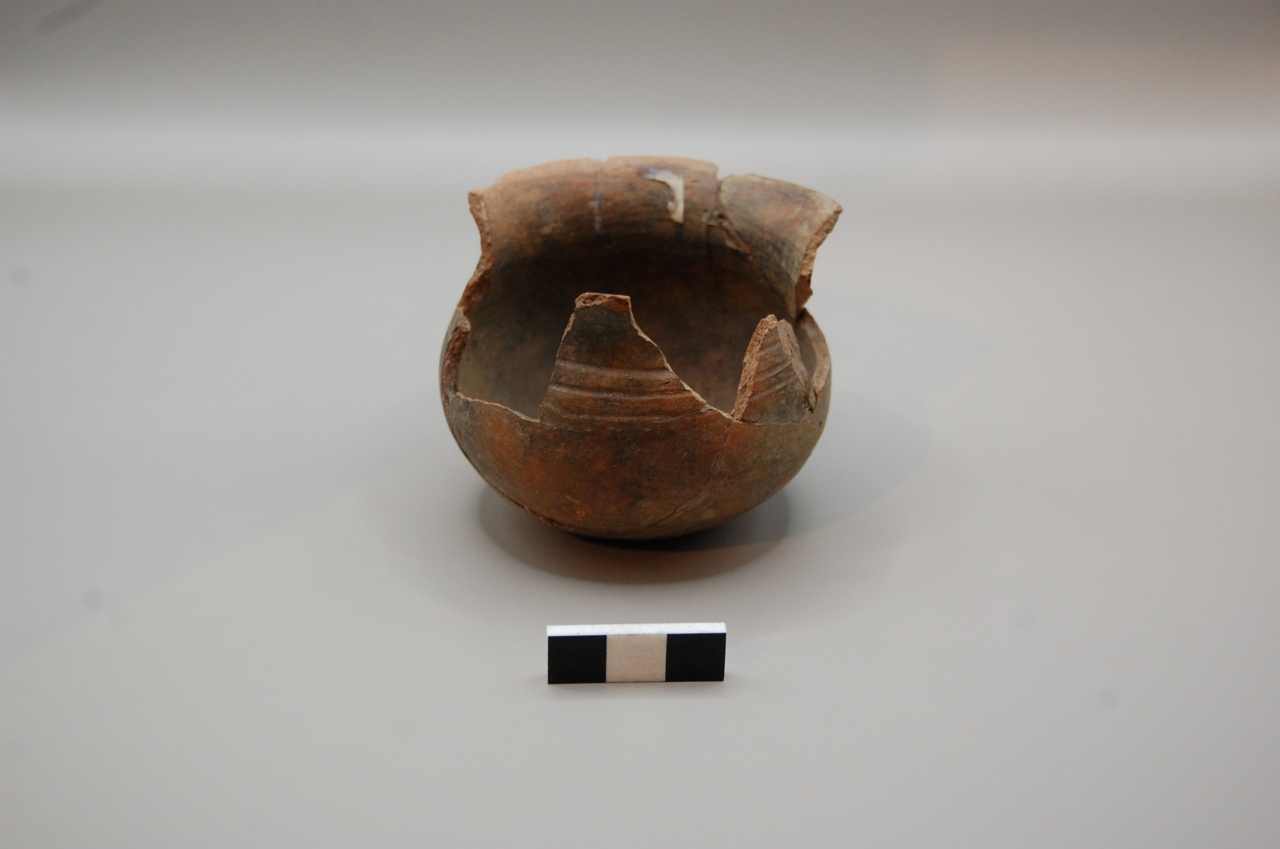 Bicchiere globulare - Cultura di Golasecca (GIC) (Seconda metà VII sec. a. C)