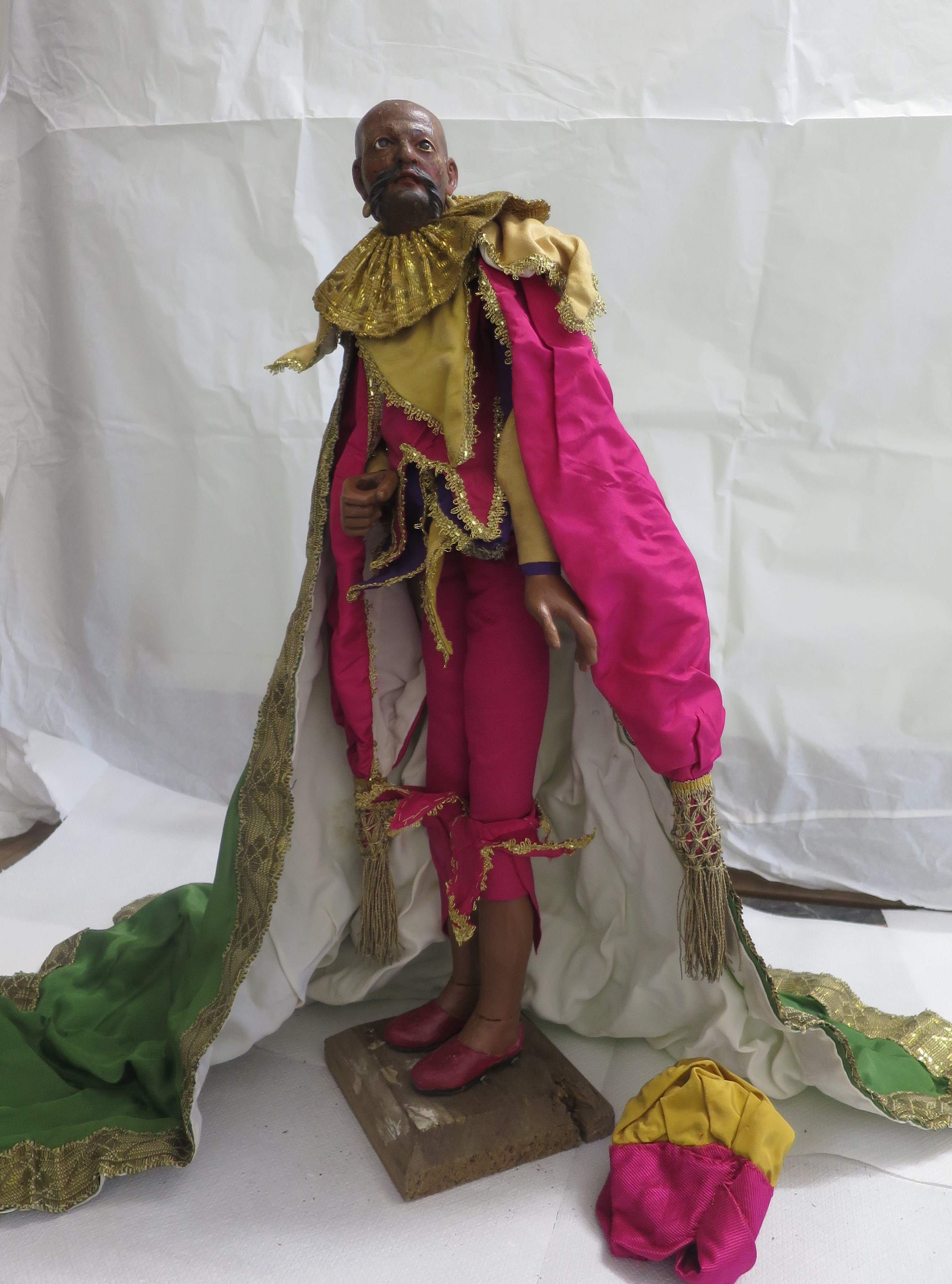 Re Magio (statuetta di presepio, elemento d'insieme) - manifattura genovese (XVIII)