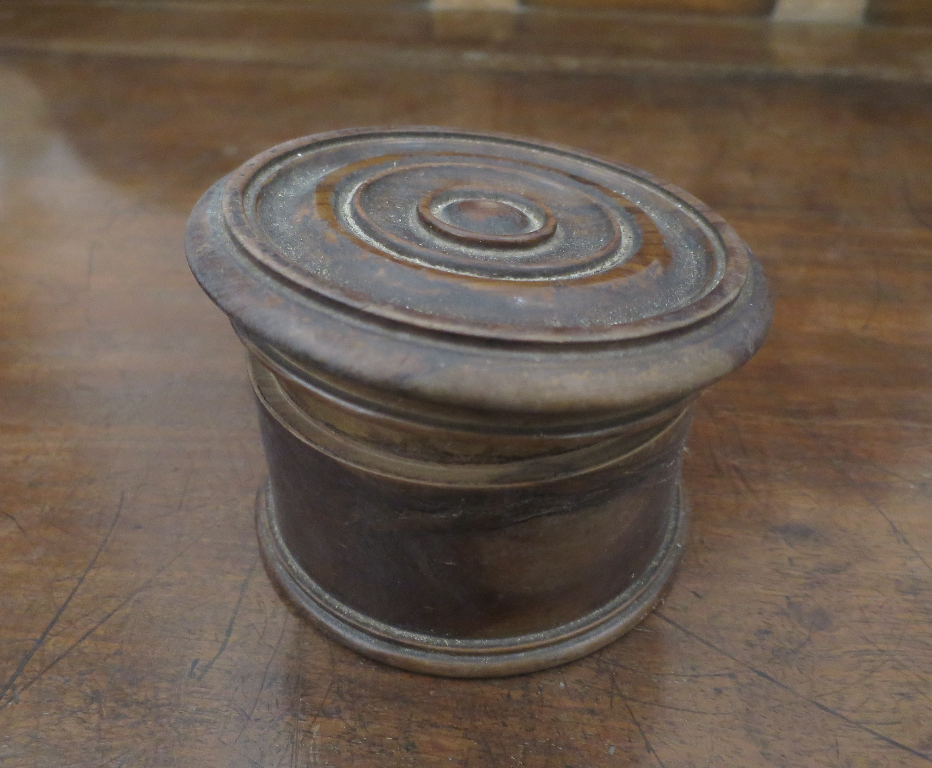 scatola per ostie - ambito ligure (ultimo quarto XIX)