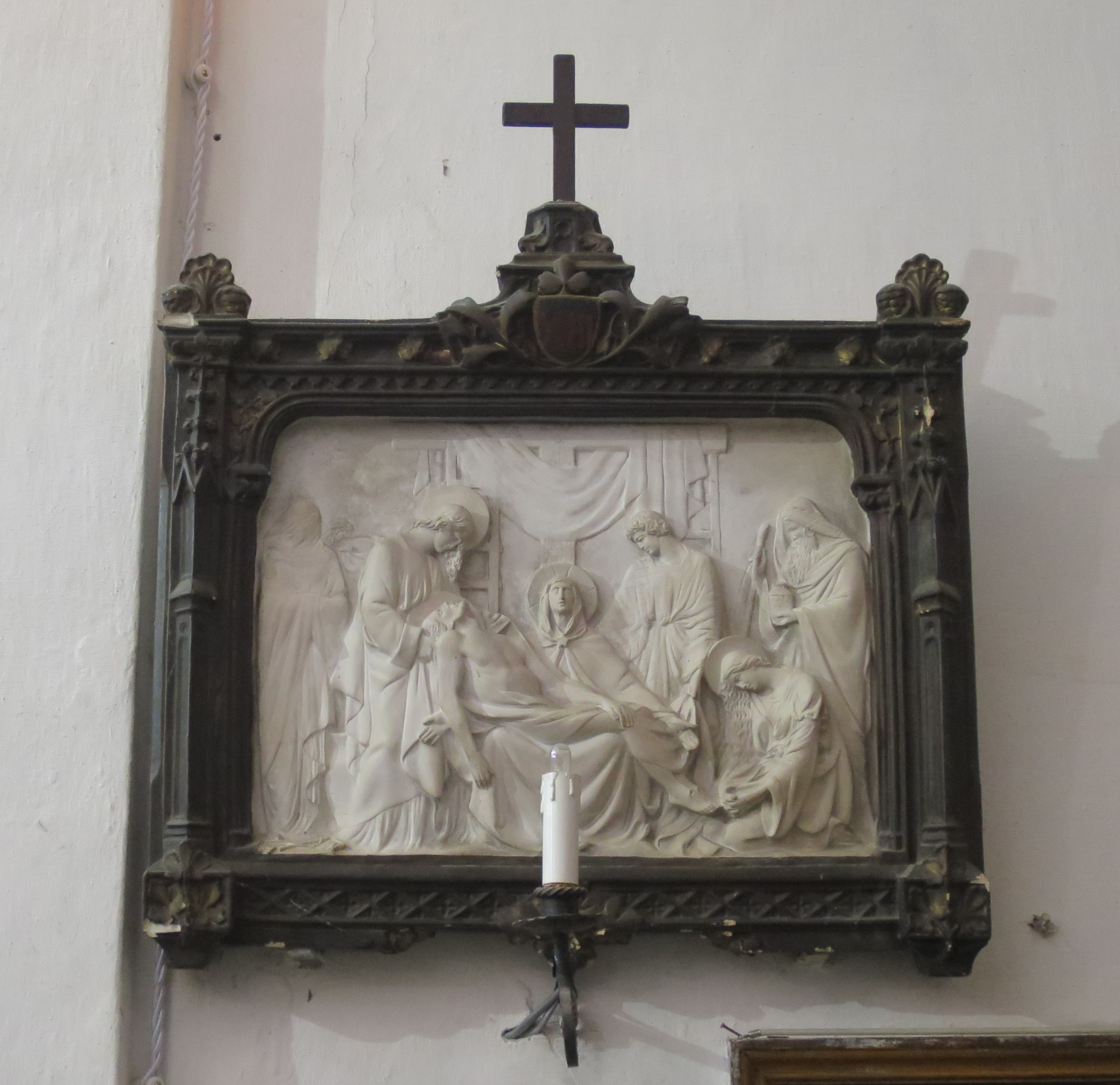 Via Crucis - Stazione XIII, Cristo è deposto dalla croce (rilievo, elemento d'insieme) - ambito francese (terzo quarto XIX)