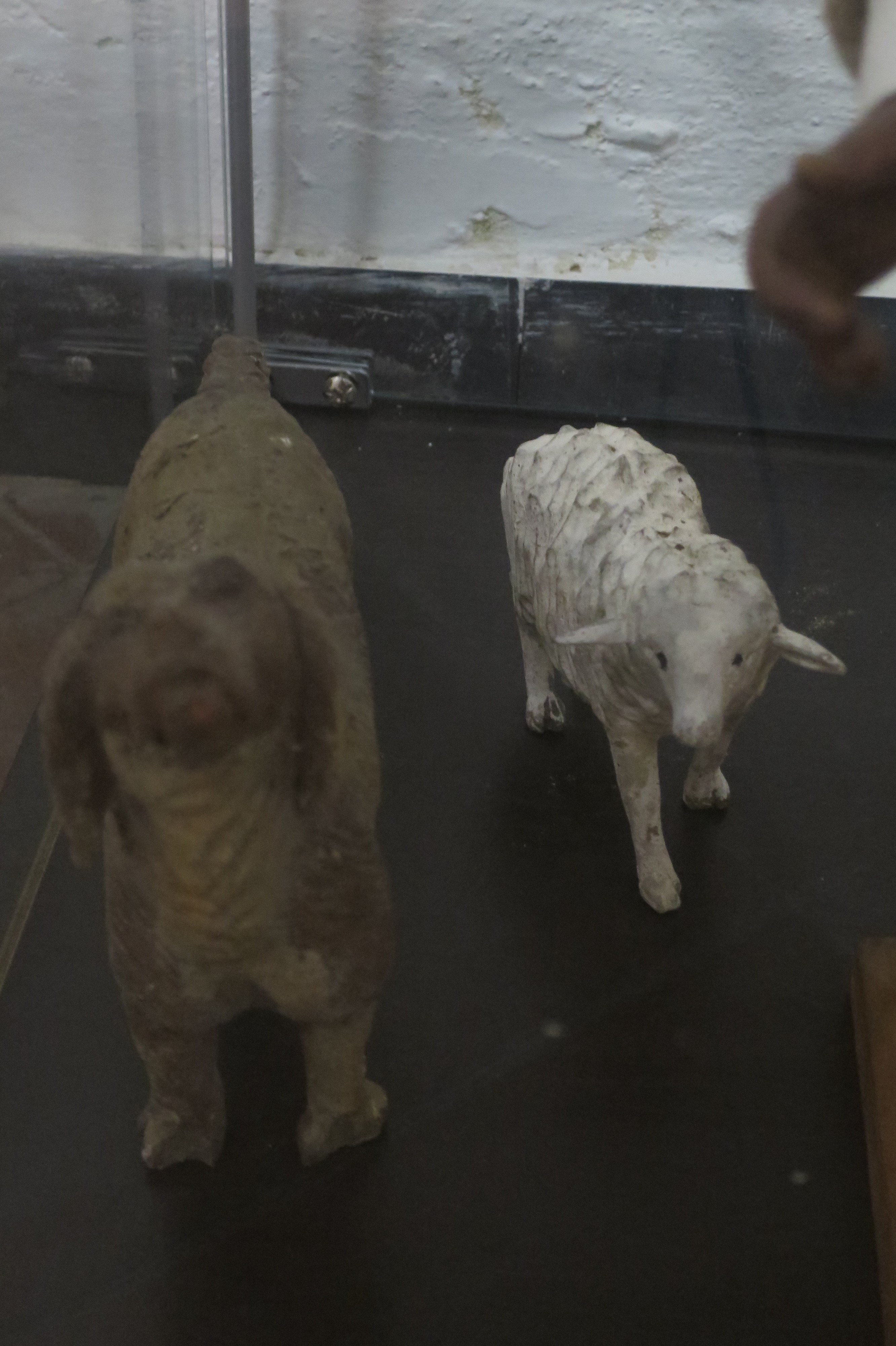 cane (statuetta di presepio, elemento d'insieme) - manifattura genovese (XVIII)