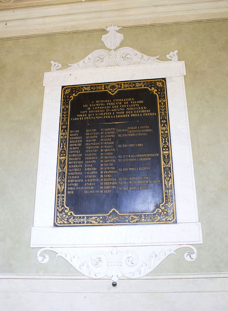 motivi decorativi vegetali, stemma del Comune di Lugo (lapide commemorativa, opera isolata) - ambito locale (terzo quarto XIX)