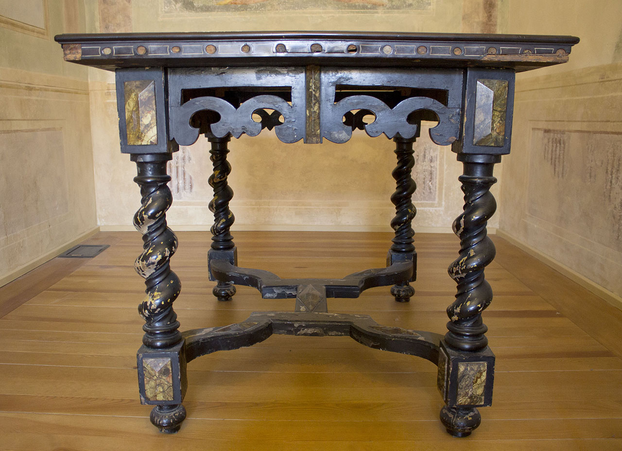 tavolo, opera isolata - ambito fiorentino (?) (XIX)