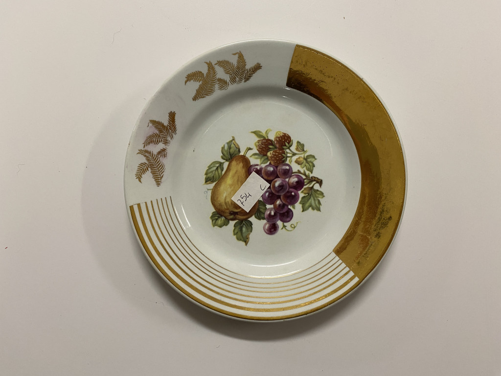 motivi decorativi vegetali (piatto piano, opera isolata) - ambito friulano (metà XX)