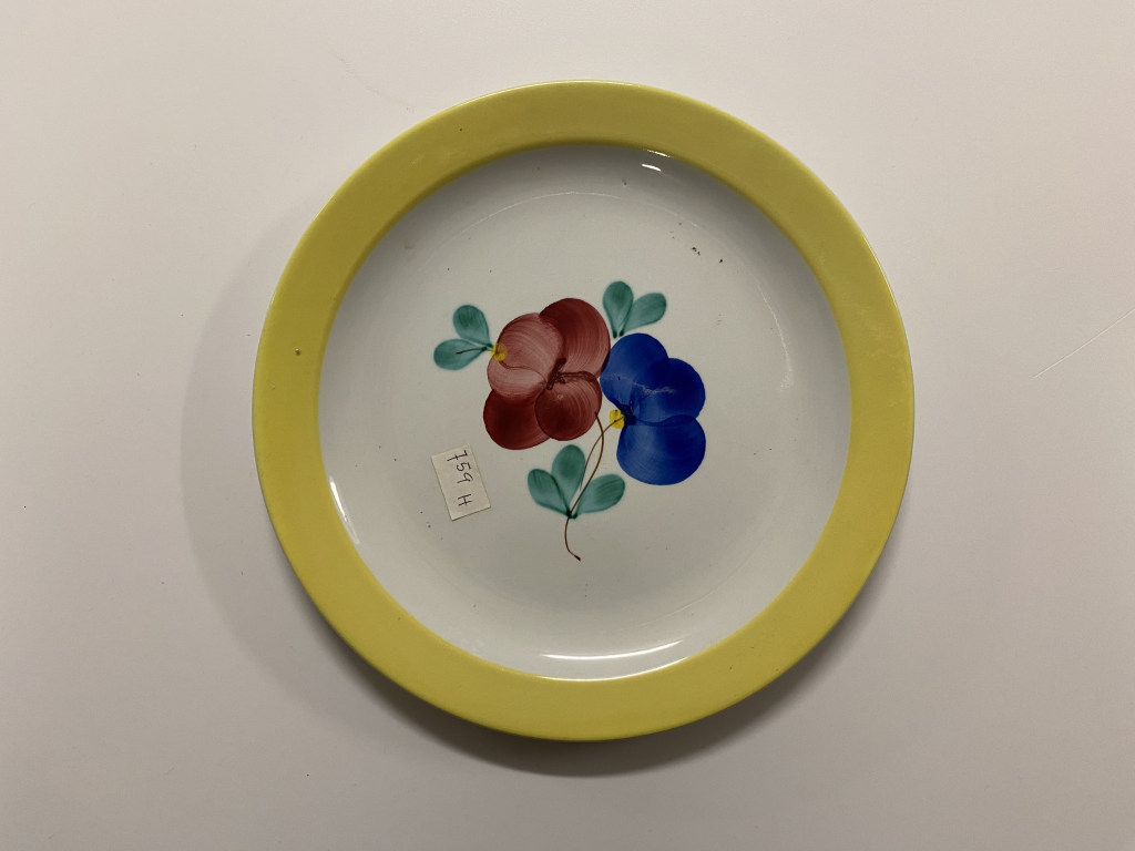 motivi decorativi floreali (piatto piano, opera isolata) - ambito friulano (terzo quarto XX)