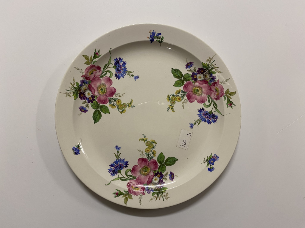 motivi decorativi floreali (piatto piano, opera isolata) - ambito friulano (terzo quarto XX)