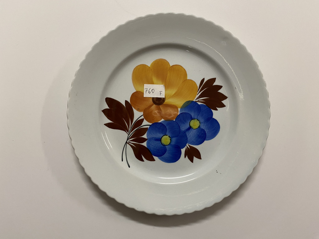 motivi decorativi floreali (piatto piano, opera isolata) - ambito friulano (seconda metà XX)