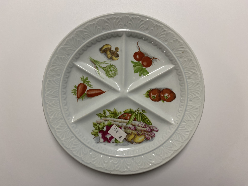 motivi decorativi vegetali (antipastiera, opera isolata) - ambito friulano (terzo quarto XX)