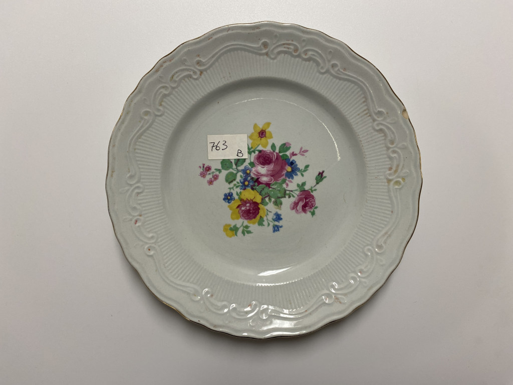 motivi decorativi floreali, motivi decorativi a voluta, motivi decorativi geometrici (piatto piano, opera isolata) - ambito friulano (terzo quarto XX)