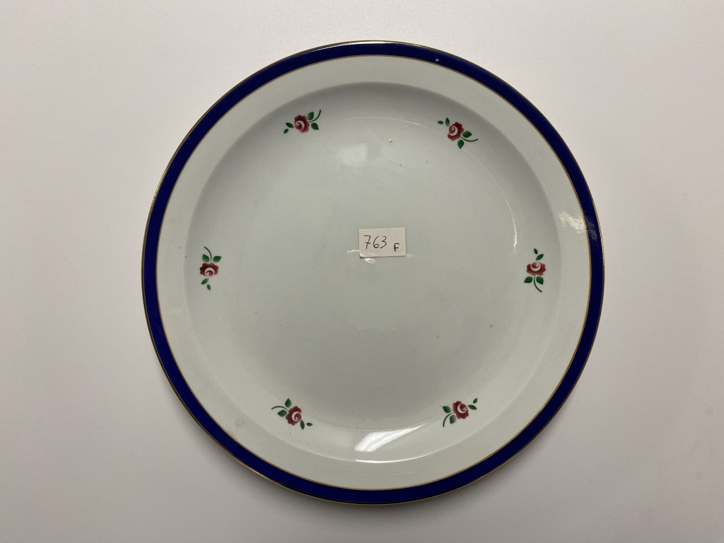 motivi decorativi floreali (piatto piano, opera isolata) - ambito friulano (terzo quarto XX)