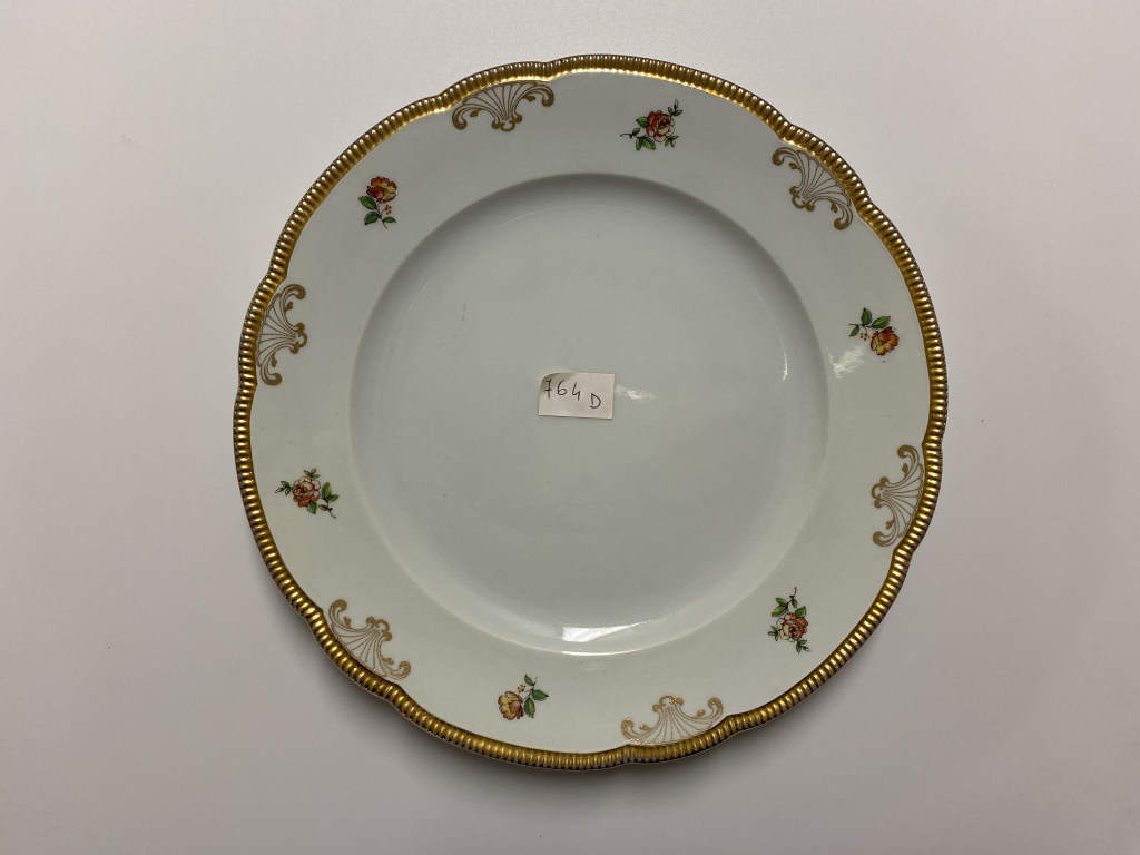 motivi decorativi floreali, festoni (piatto piano, opera isolata) - ambito friulano (seconda metà XX)