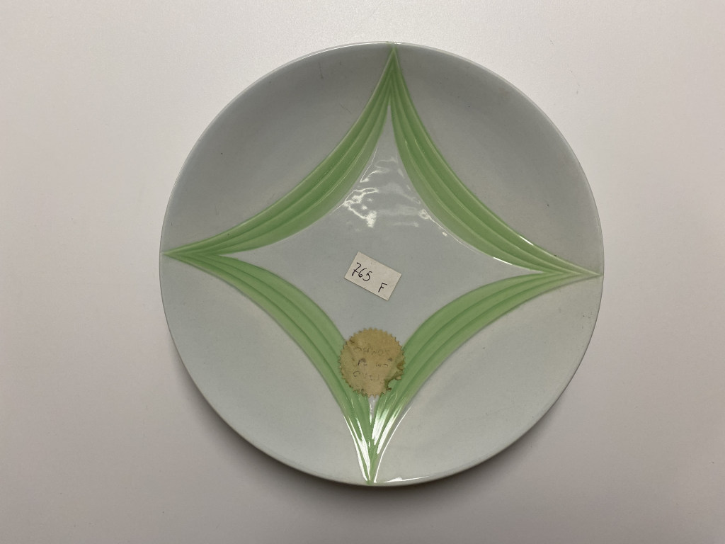 motivi decorativi geometrici (piatto piano, opera isolata) - ambito friulano (terzo quarto XX)