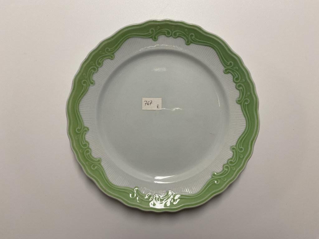 motivi decorativi a rocailles, motivi decorativi geometrici (piatto piano, opera isolata) - ambito friulano (terzo quarto XX)