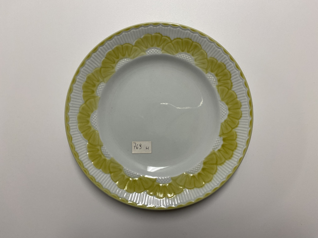 motivi decorativi floreali, motivi decorativi geometrici (piatto piano, opera isolata) - ambito friulano (terzo quarto XX)