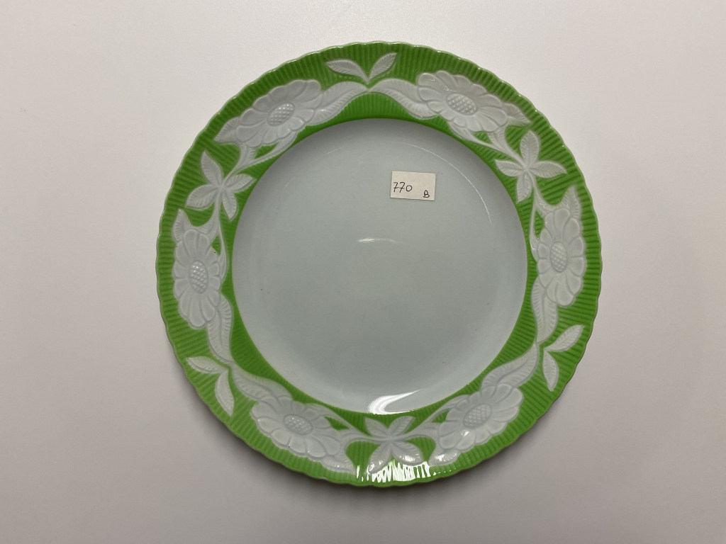 motivi decorativi floreali, motivi decorativi geometrici (piatto piano, opera isolata) - ambito friulano (terzo quarto XX)