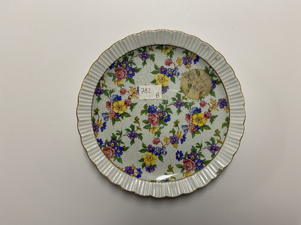 motivi decorativi floreali (piatto piano, opera isolata) - ambito friulano (terzo quarto XX)