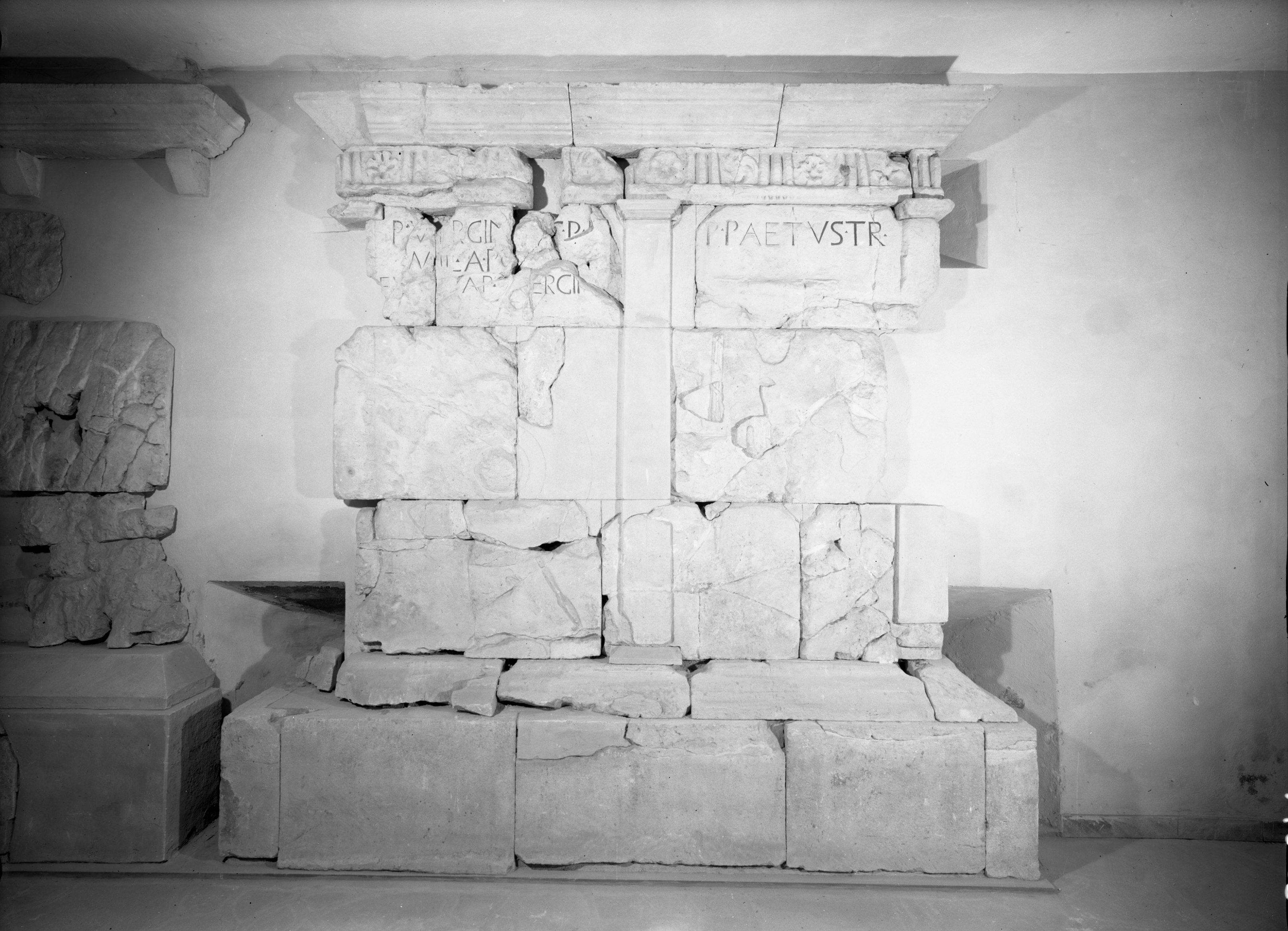 mausoleo, a dado, Verginius Paetus / Virginio Peto (SECOLI/ I)