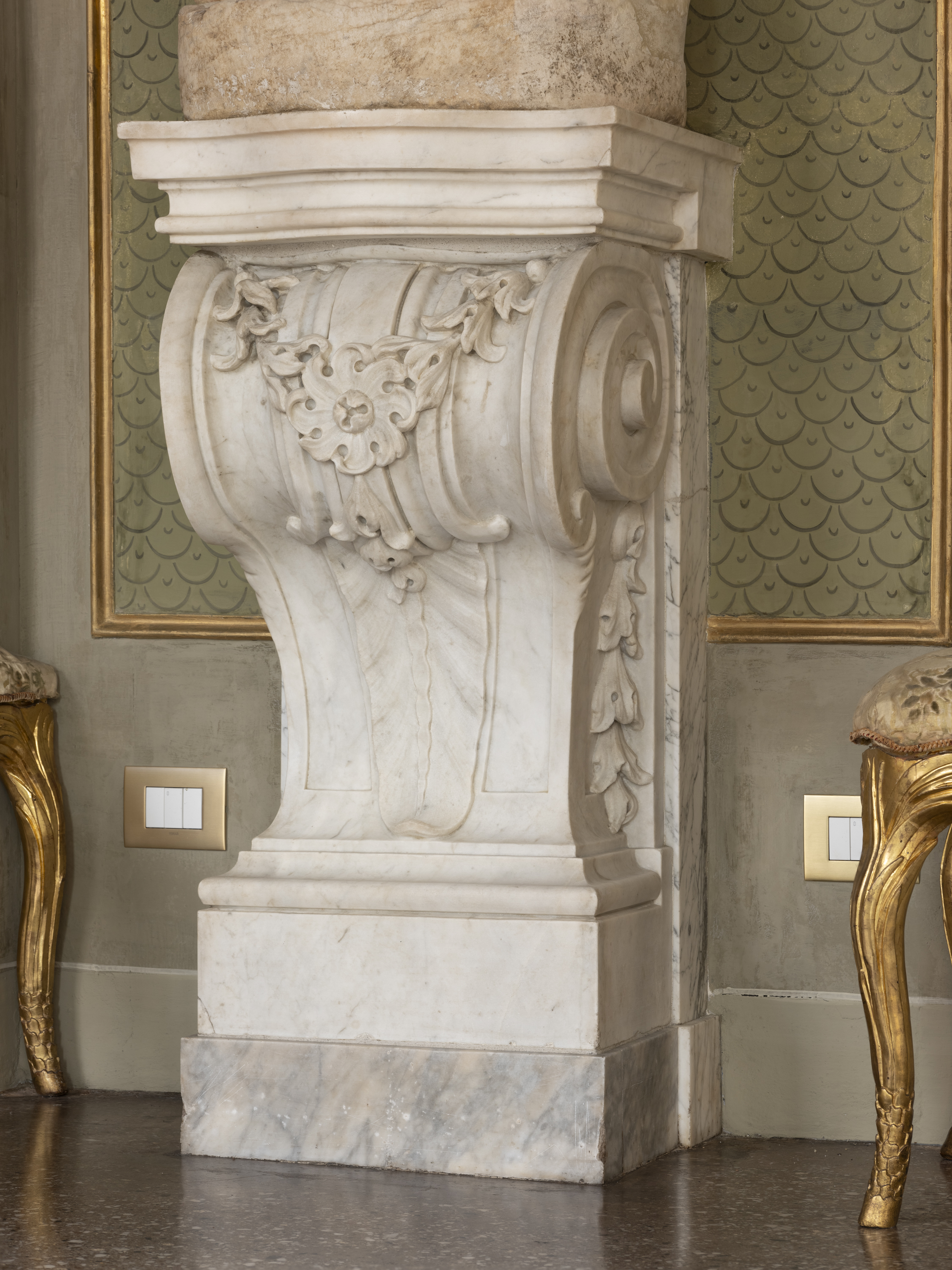 piedistallo, serie di Parodi Domenico (bottega) (anni venti XVIII)