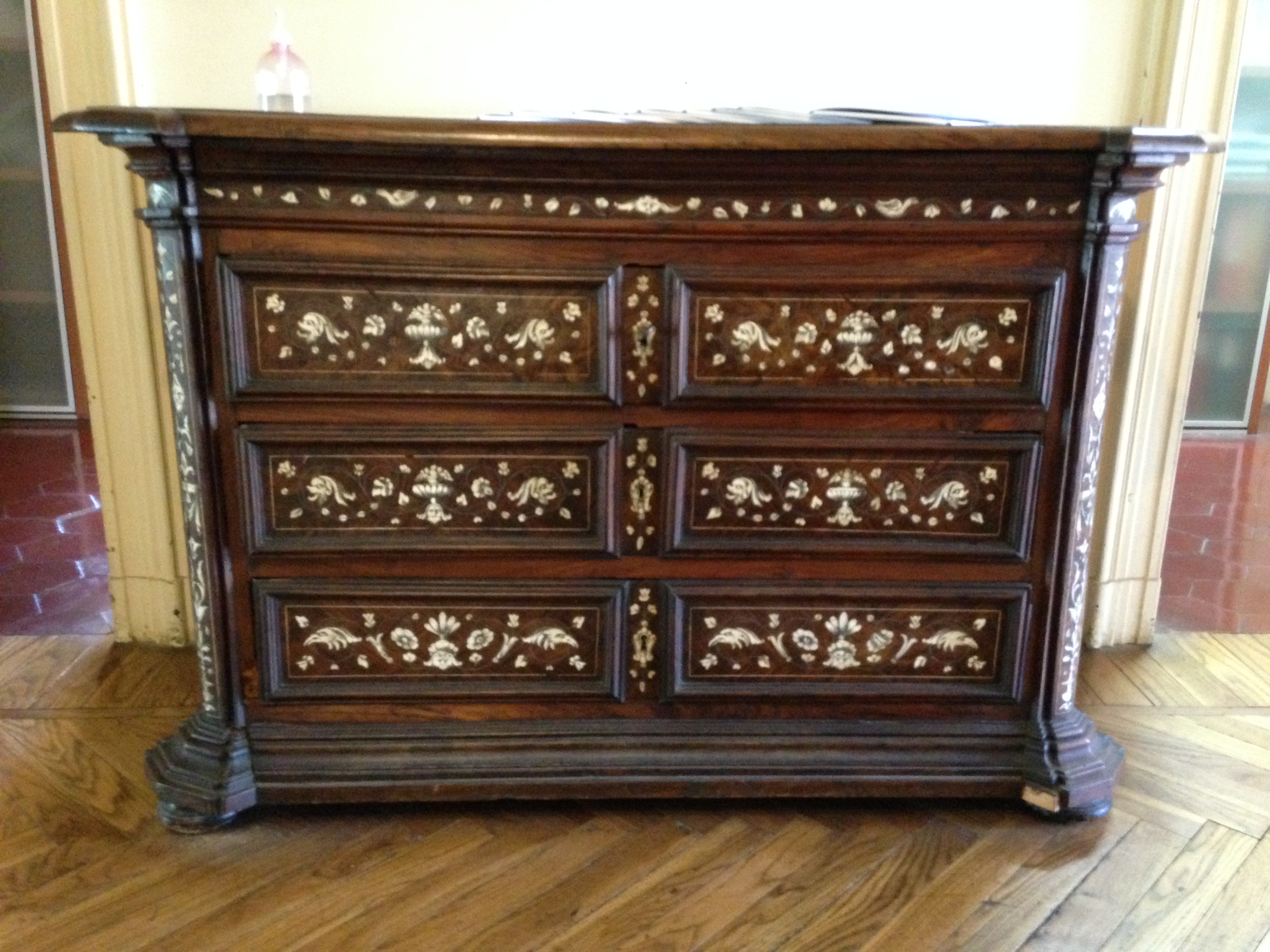 commode - con tarsie di madreperla, opera isolata - ambito europeo (inizio XX)