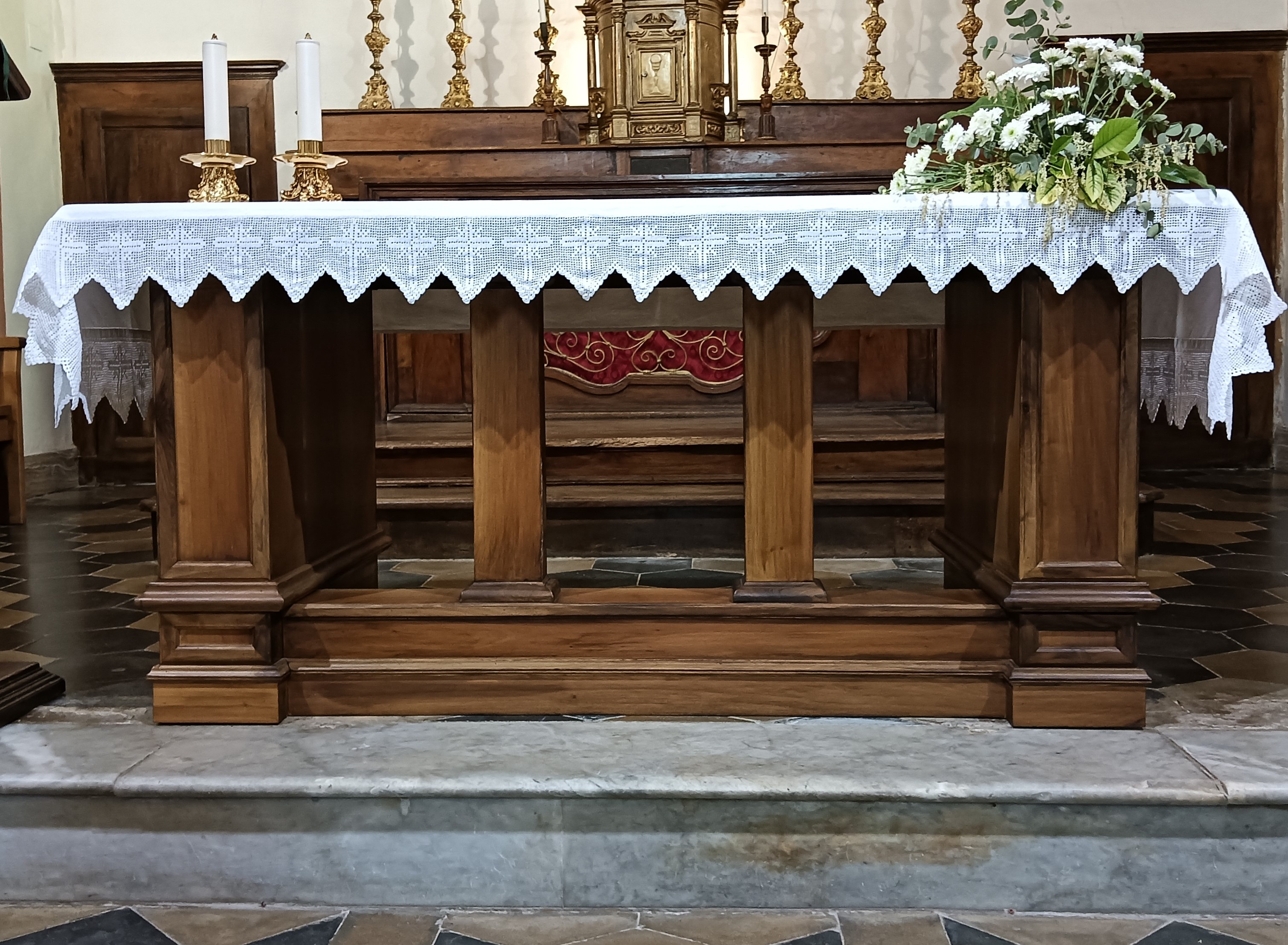 altare - ambito Italia centrale (inizio XXI)