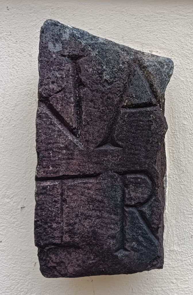 lastra/ frontonale - ambito Italia centrale (PERIODIZZAZIONI/ STORIA/ Età antica/ Età romana/ Età romana imperiale)