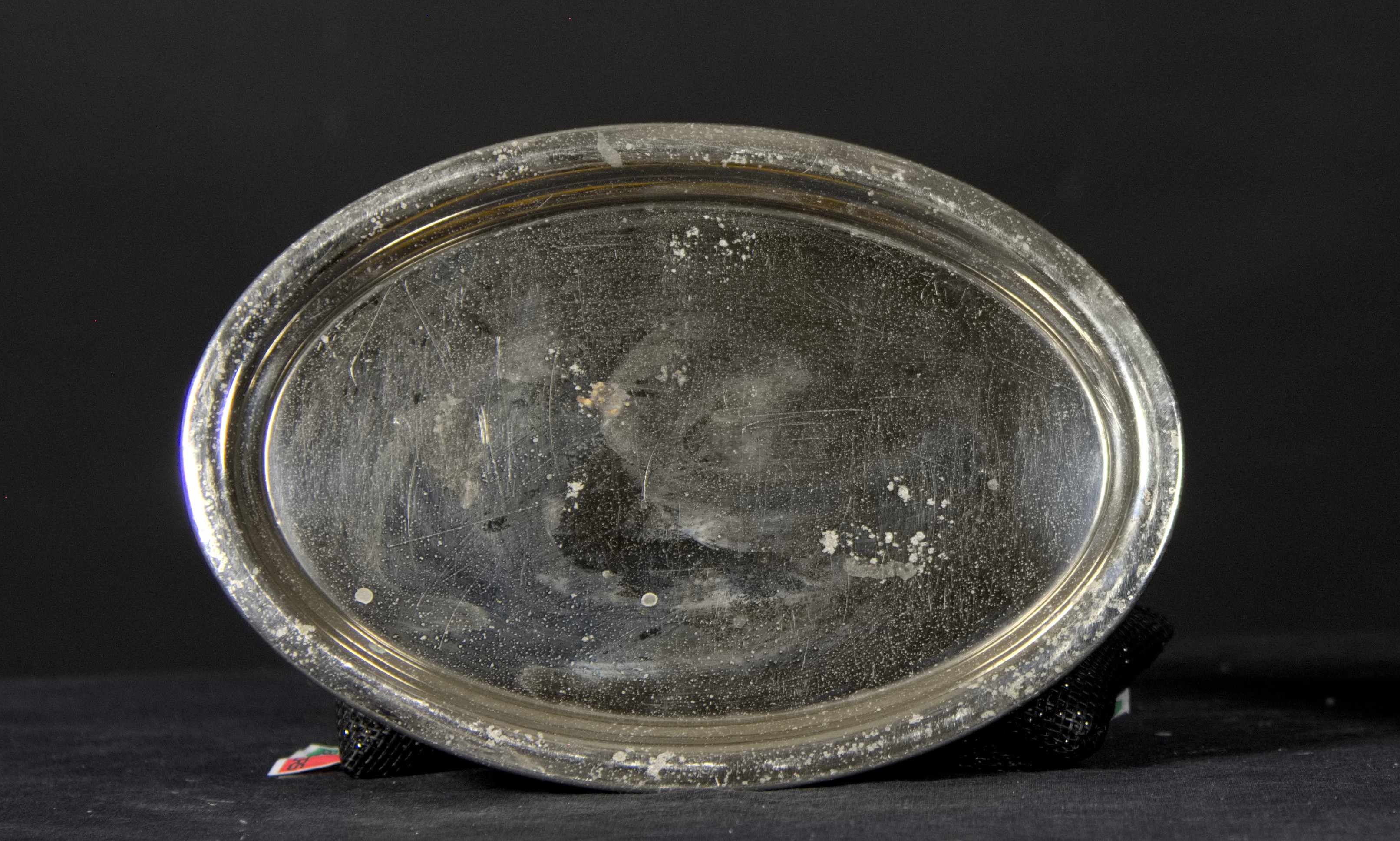 vassoio, opera isolata - bottega umbra (seconda metà XIX sec)