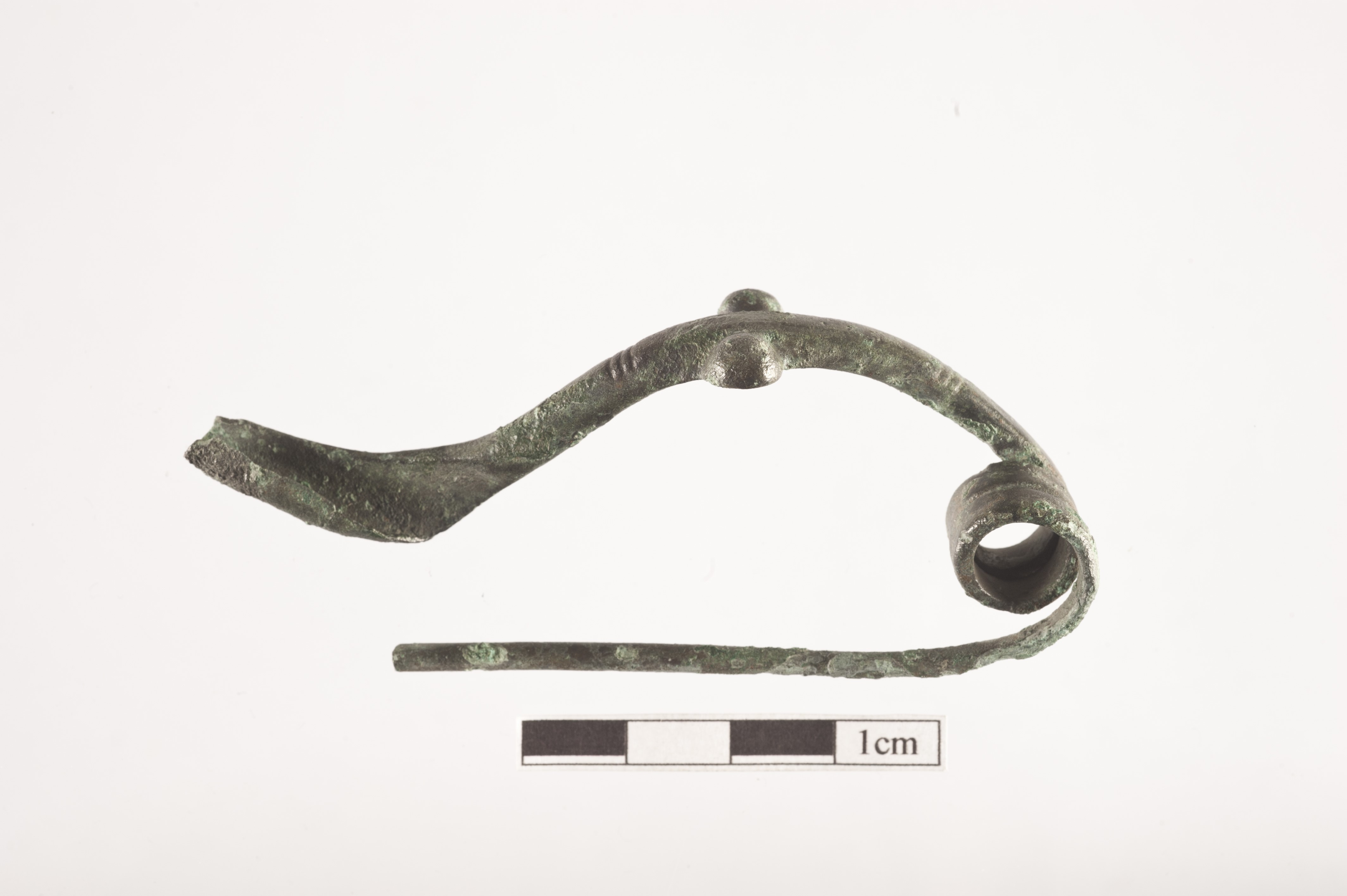 fibula, con appendici laterali - ambito atesino (metà SECOLI/ VI a.C)