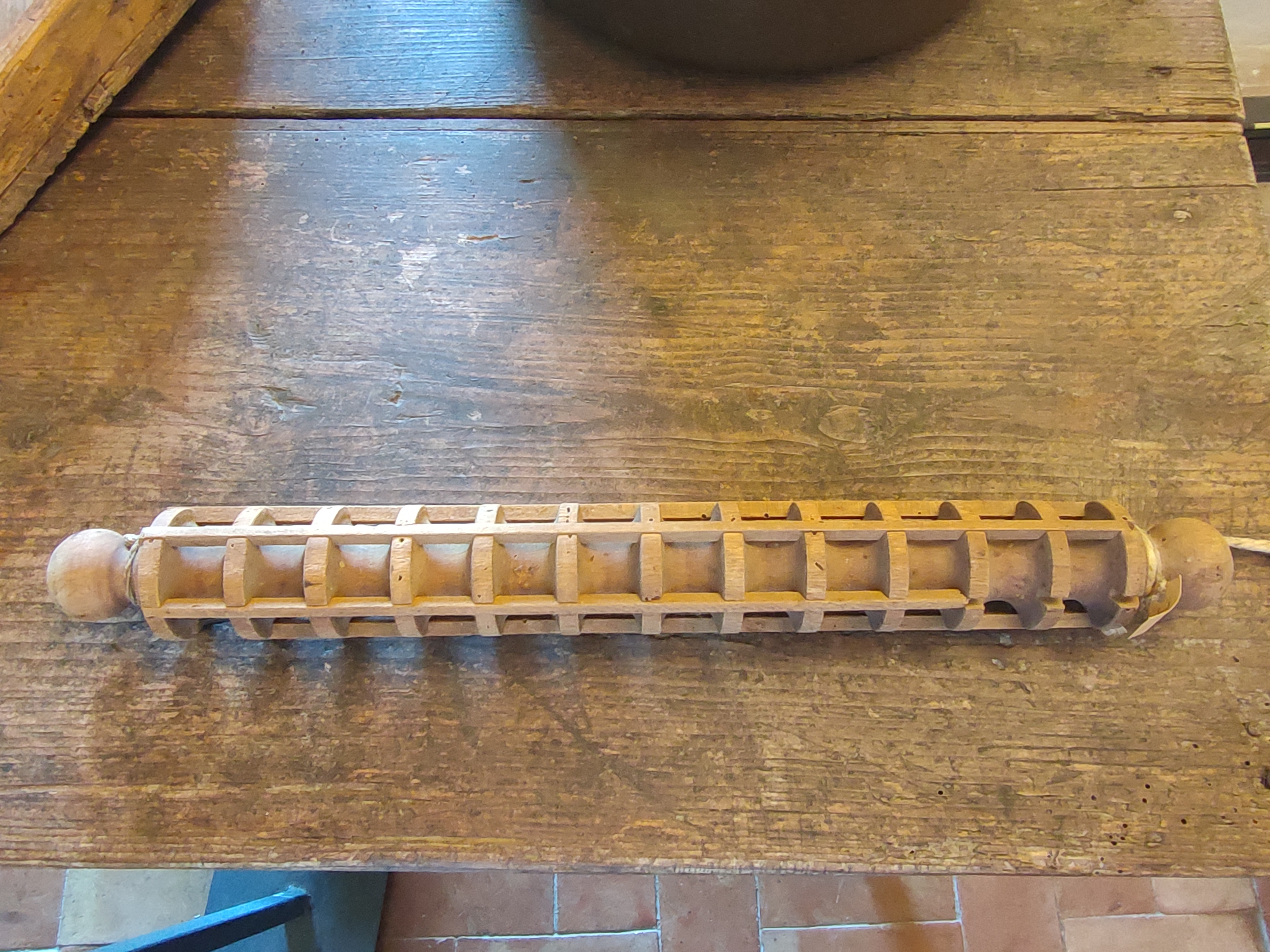 matterello per ravioli, mattarello per ravioli (matterello, per ravioli, ARREDI E SUPPELLETTILI/ CONTENITORI, RECIPIENTI E OGGETTI DI USO DOMESTICO)