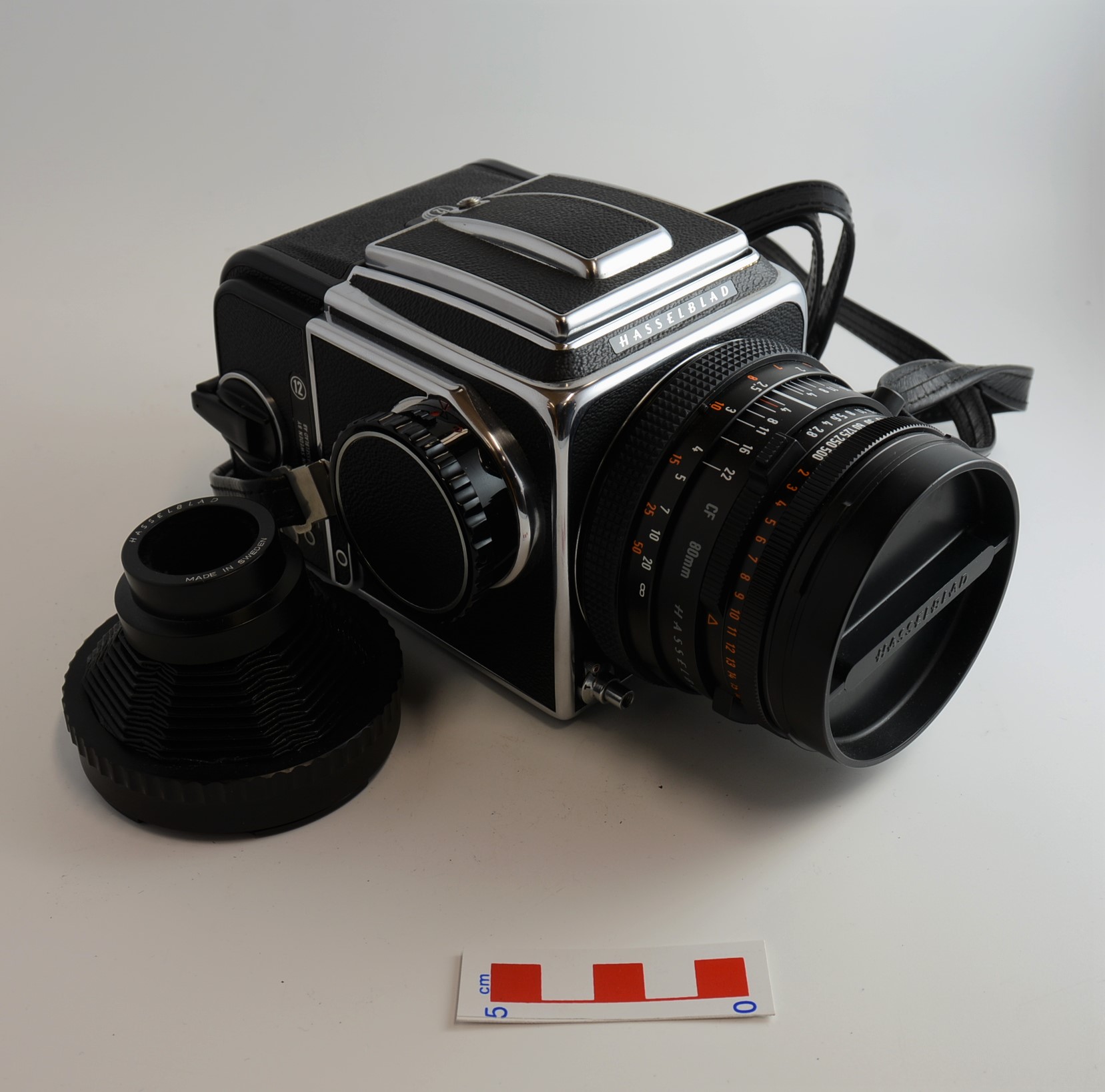 macchina fotografica, Hasselblad 500 C/M di Victor Hasselblad (officina) (seconda metà XX secolo)