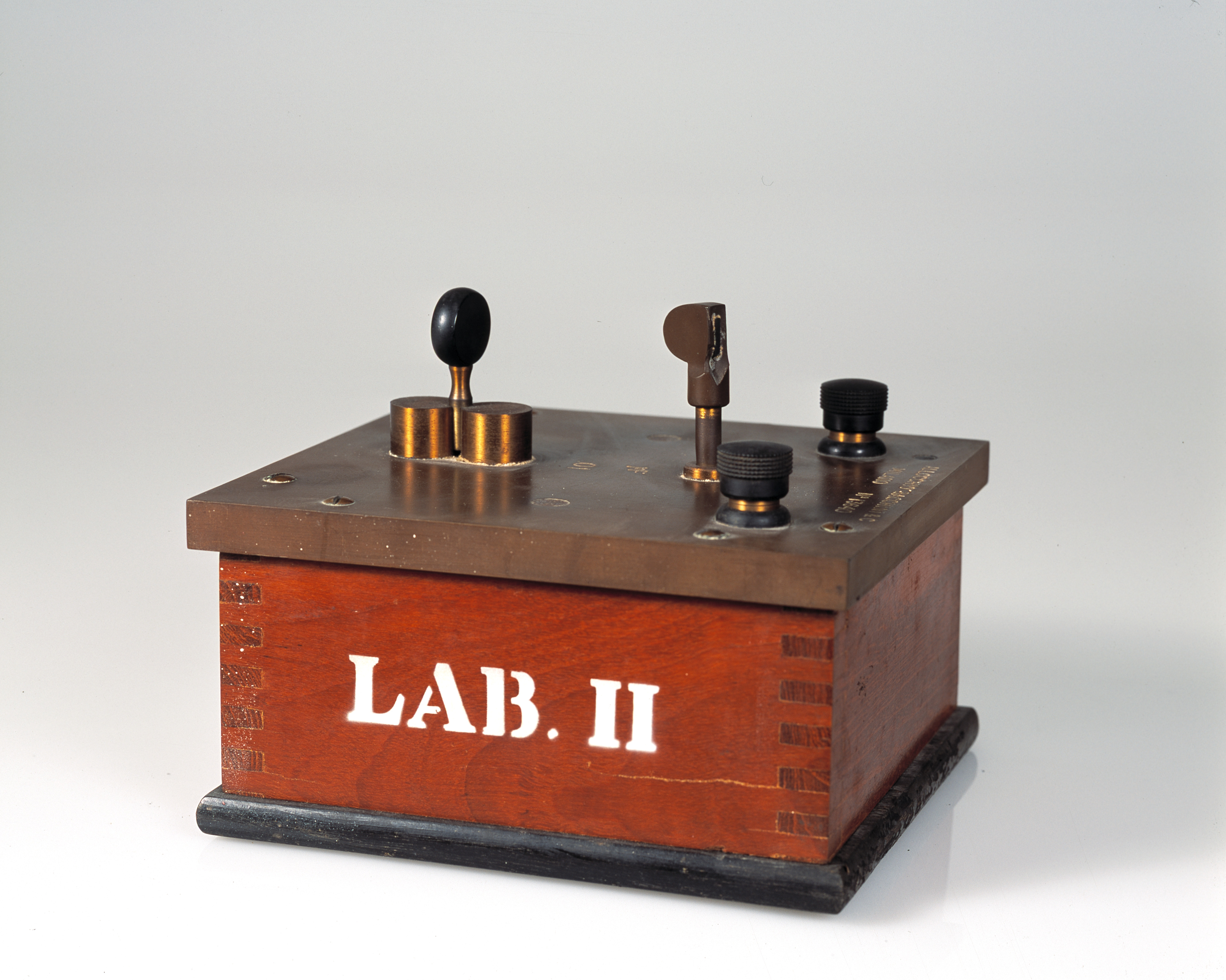 cassetta di condensatori di Allocchio Bacchini (officina) (prima metà XX secolo)