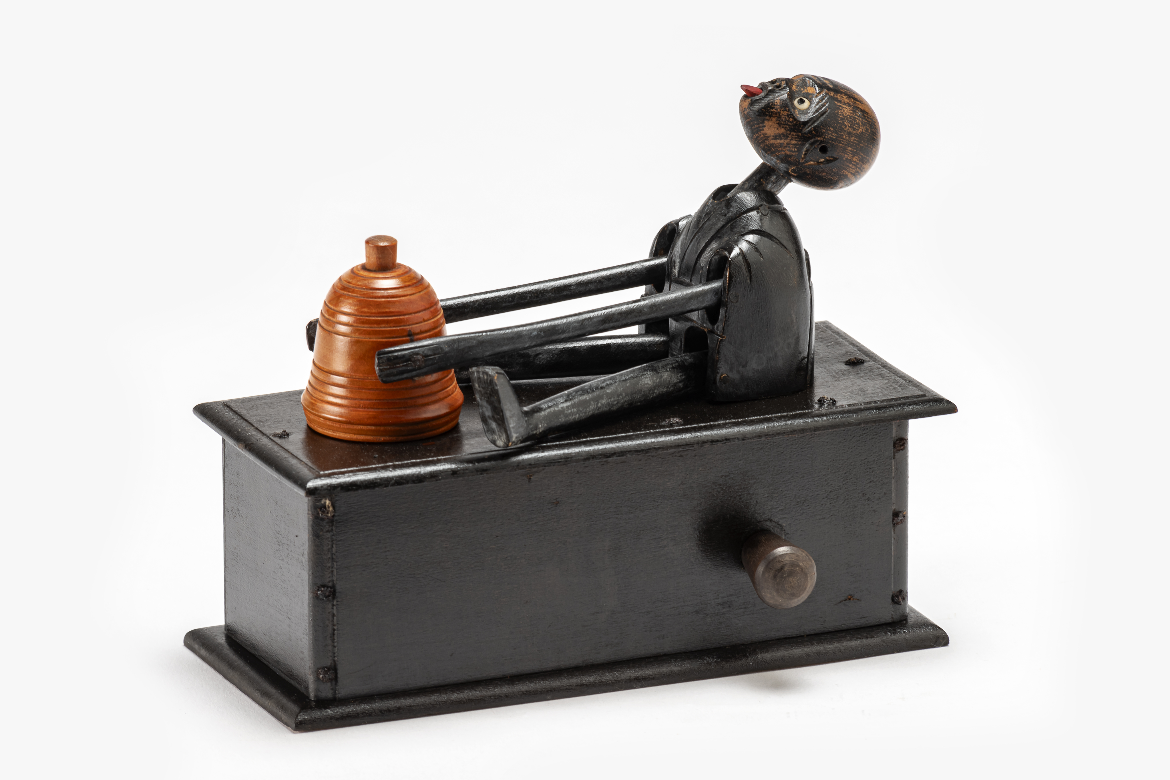 Obakemono con campana, Bambola di Kobe (Kōbe ningyō) n.8/14 (bambola, insieme) - manifattura giapponese (fine/ inizio Secc. XIX-XX)