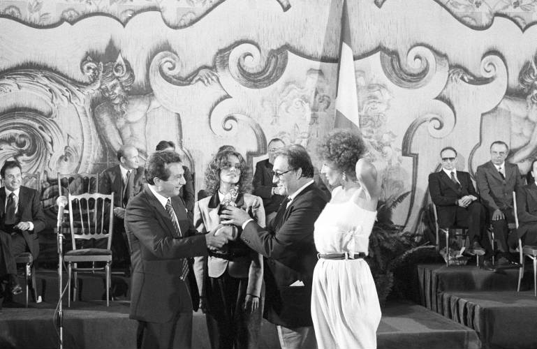 Registi - Tognazzi, Ugo (negativo, insieme) di Alfa Press Service s.n.c. – Agenzia Fotogiornalistica (ultimo quarto XX)