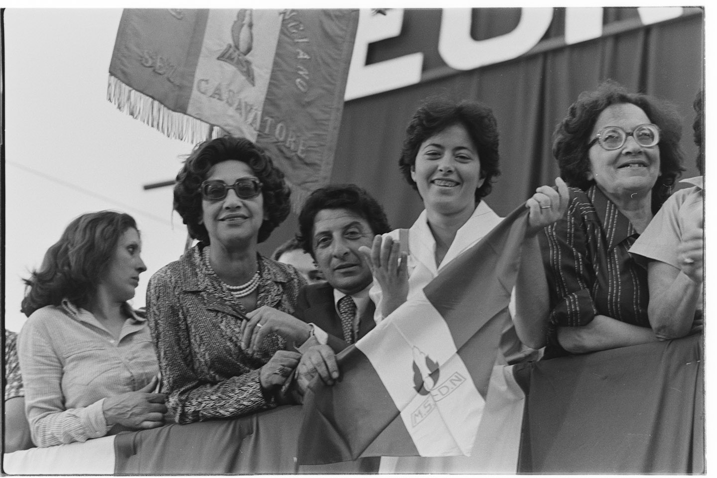 Napoli - Comizio elettorale del MSI <1979> (negativo, insieme) di Alfa Press Service s.n.c. – Agenzia Fotogiornalistica (ultimo quarto XX)