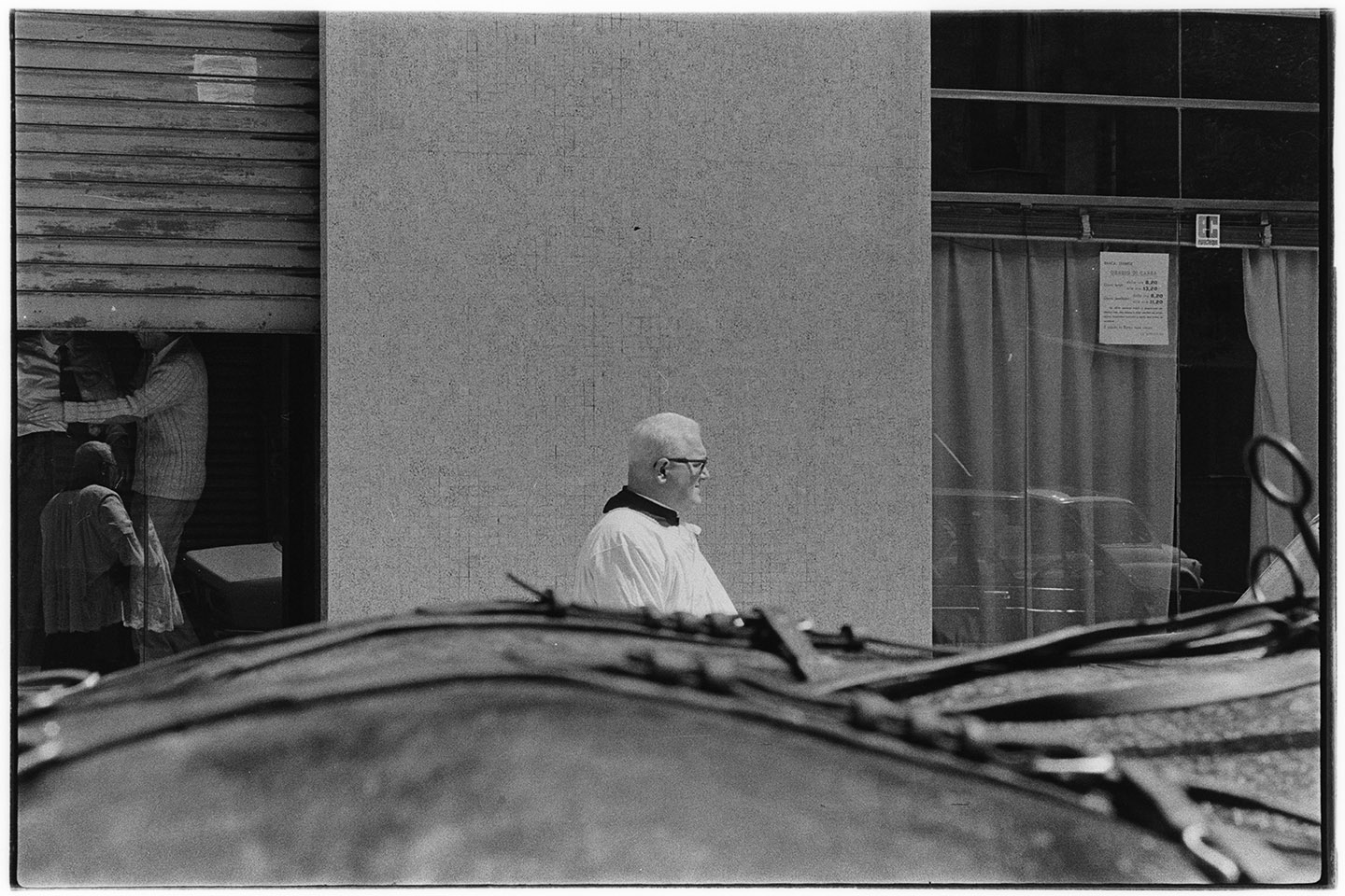 Napoli - Funerali con carrozza e cavalli (negativo, insieme) di Alfa Press Service s.n.c. – Agenzia Fotogiornalistica (ultimo quarto XX)