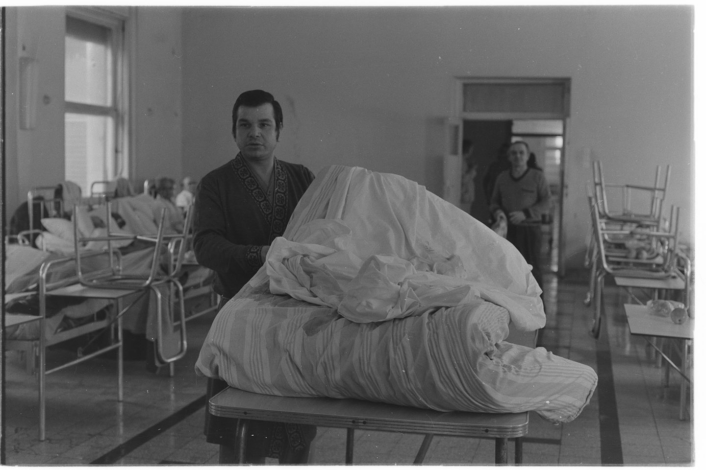 Santomenna (SA) - Terremotati <1980> (negativo, insieme) di Alfa Press Service s.n.c. – Agenzia Fotogiornalistica (ultimo quarto XX)