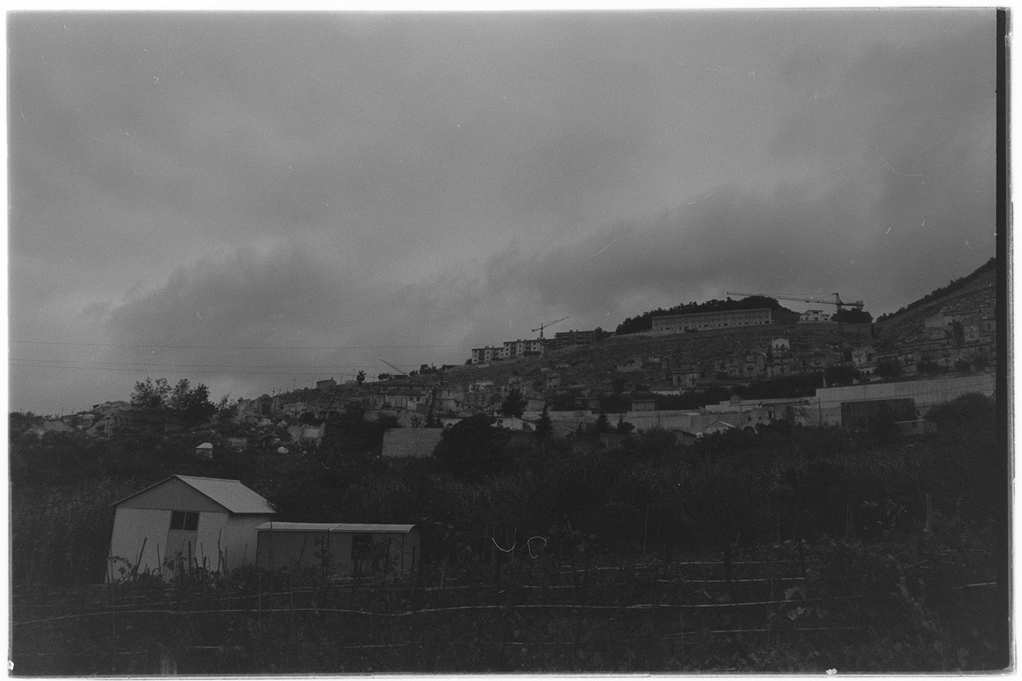 Santomenna (SA) - Paesaggio (negativo, insieme) di Alfa Press Service s.n.c. – Agenzia Fotogiornalistica (ultimo quarto XX)