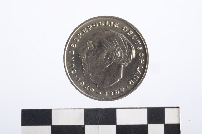 moneta - 2 marchi - ambito tedesco (sec. XX d.C)