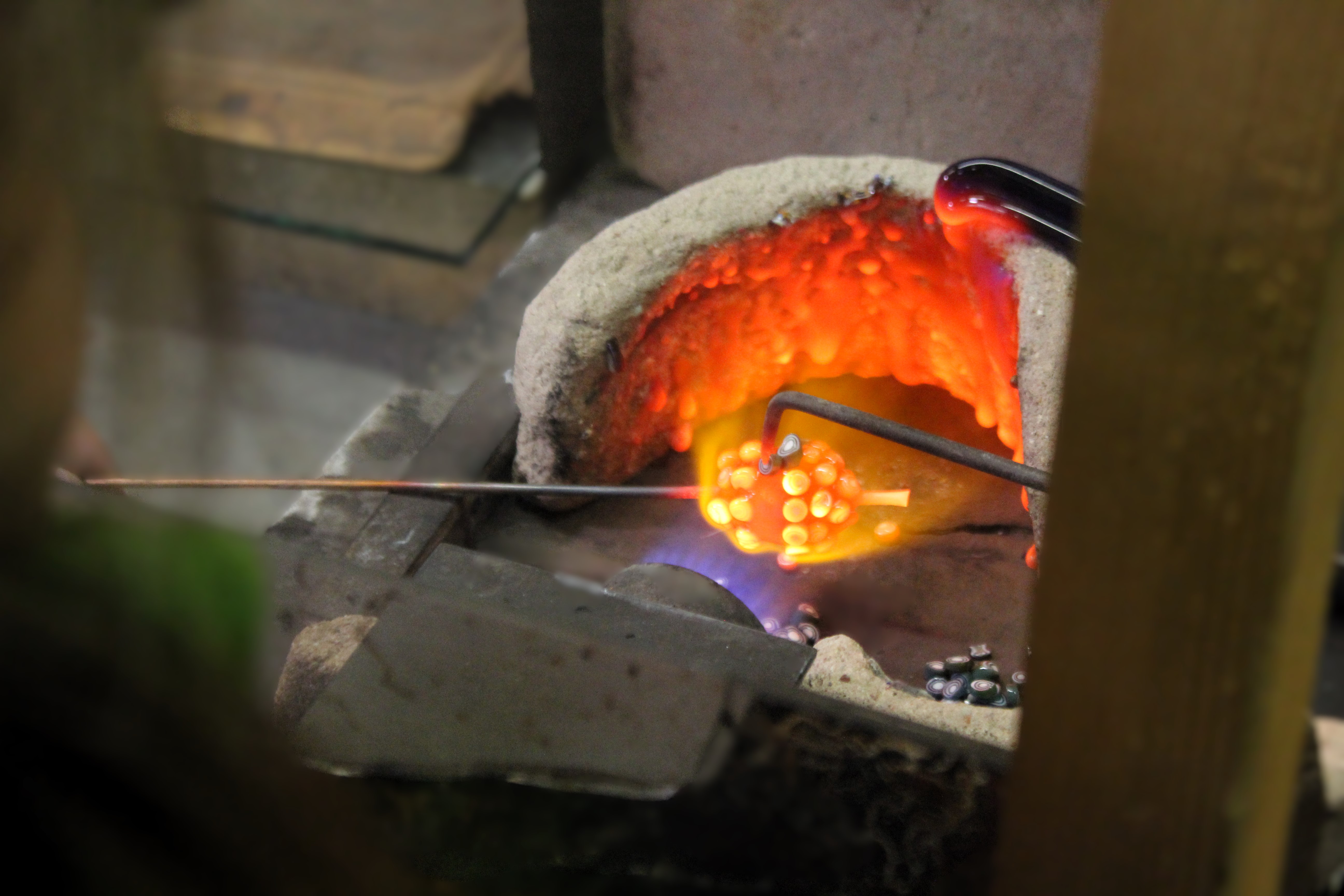 Tecnica di lavorazione perla di vetro millefiori o mosaico, TECNICHE