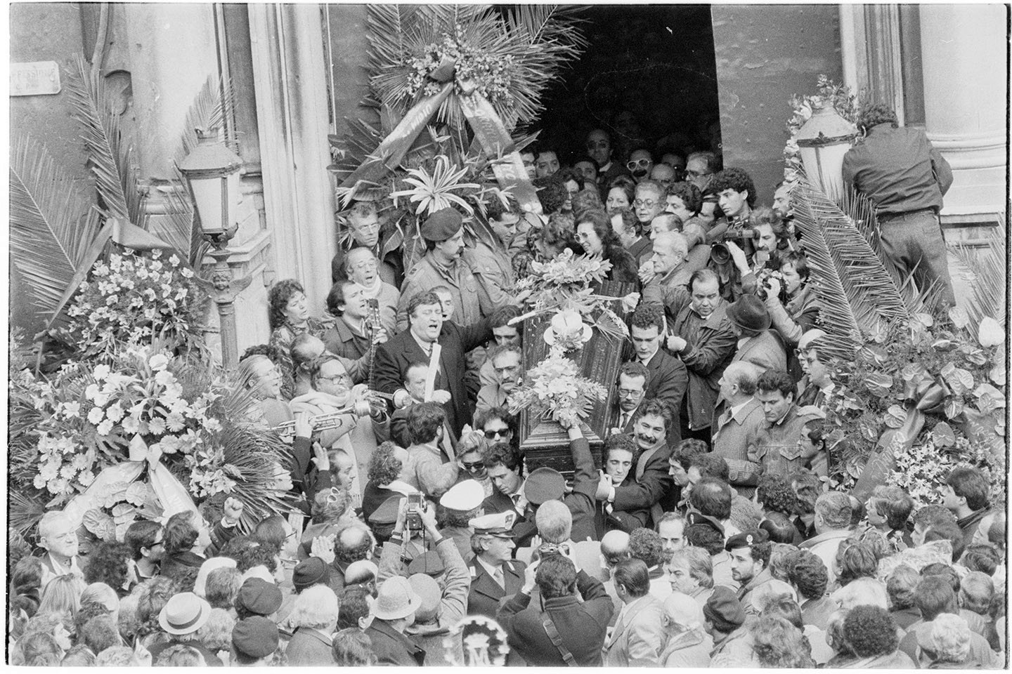 Funerali - Taranto, Nino <1907-1986> (negativo, insieme) di Jovane, Francesco (anni ottanta XX)