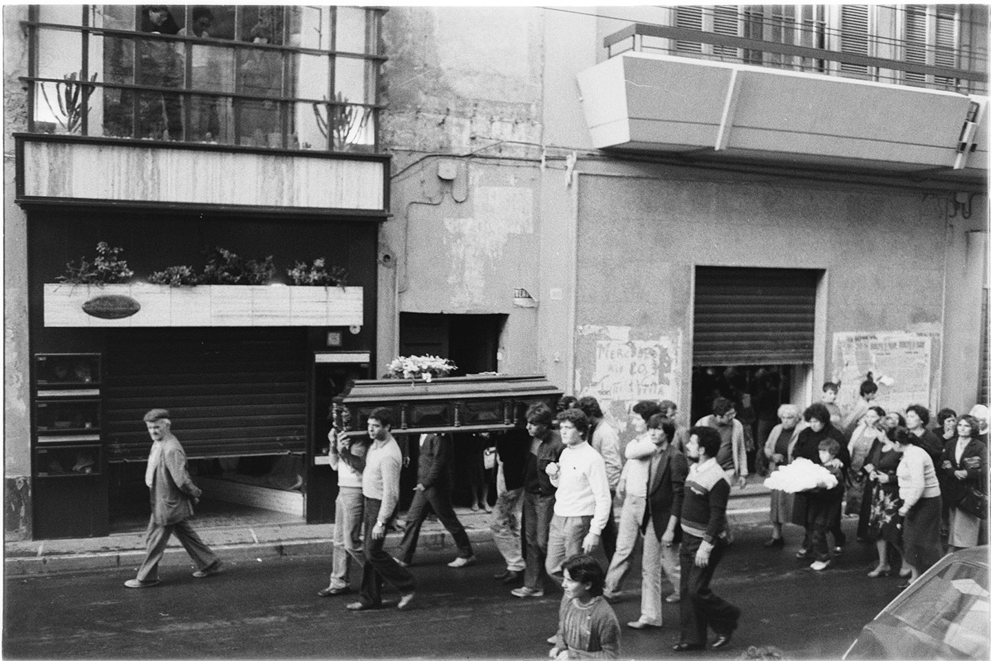 Funerali - Serra, Salvatore <Cartuccia - 1937-2023> (negativo, insieme) di Jovane, Francesco (XX)