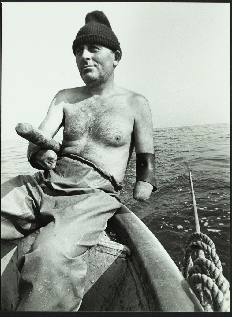 Pescatori - Mutilati - Pensa, Luigi (positivo, insieme) di Alfa Press Service s.n.c. – Agenzia Fotogiornalistica (ultimo quarto XX)