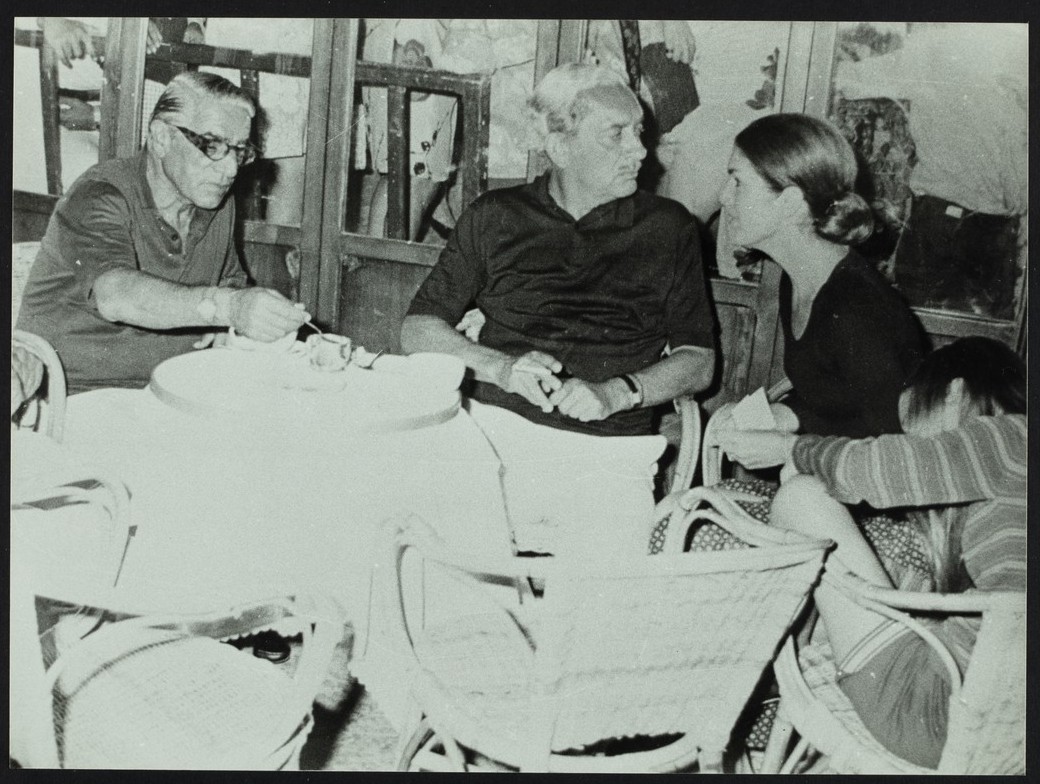 Donne Celebri - Kennedy Onassis, Jacqueline <1929-1994> (positivo, insieme) di Alfa Press Service s.n.c. – Agenzia Fotogiornalistica (anni settanta XX)