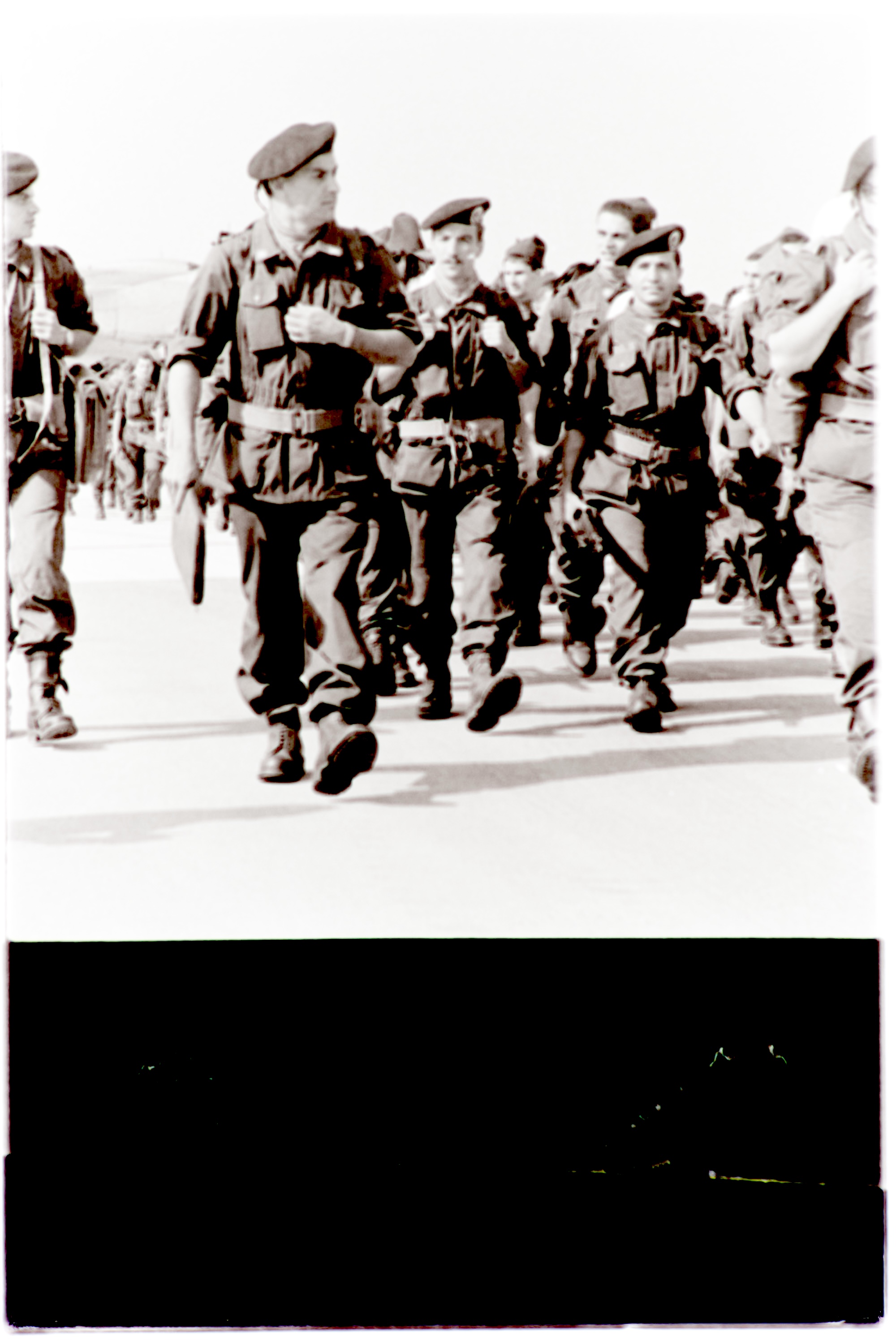 Napoli - Militari (negativo, insieme) di Jovane, Francesco (ultimo quarto XX)