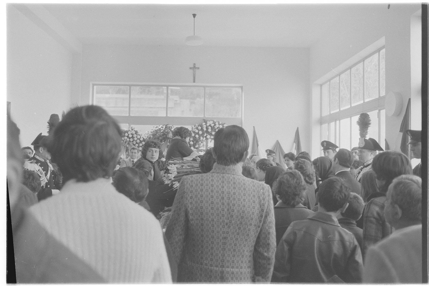 Funerali privati - Iozzino, Raffaele - agente scorta Moro (negativo, insieme) di Alfa Press Service s.n.c. – Agenzia Fotogiornalistica (seconda metà XX)