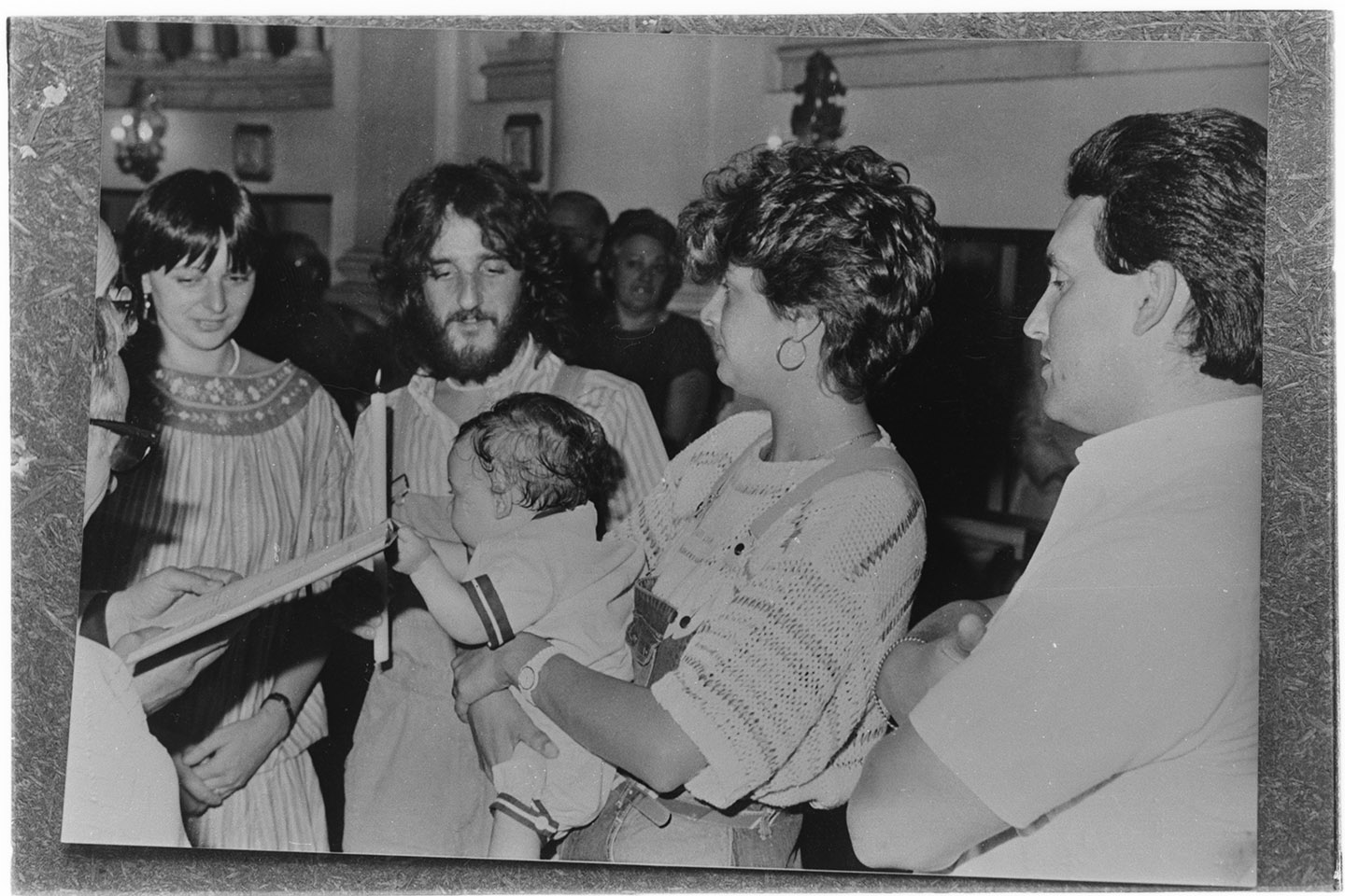 Battesimo, familgia Jovane (negativo, insieme) di Alfa Press Service s.n.c. – Agenzia Fotogiornalistica (seconda metà XX)