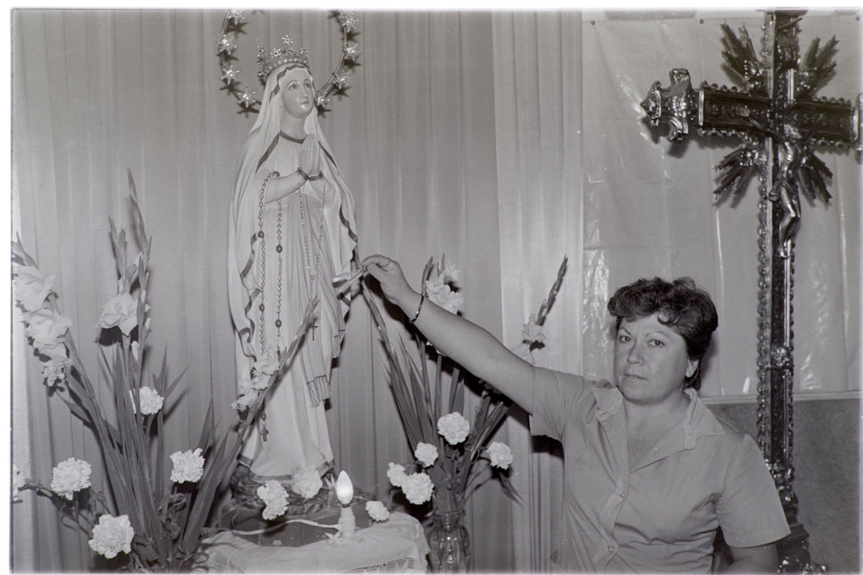 Religione - Miracoli (negativo, insieme) di Alfa Press Service s.n.c. – Agenzia Fotogiornalistica (ultimo quarto XX)