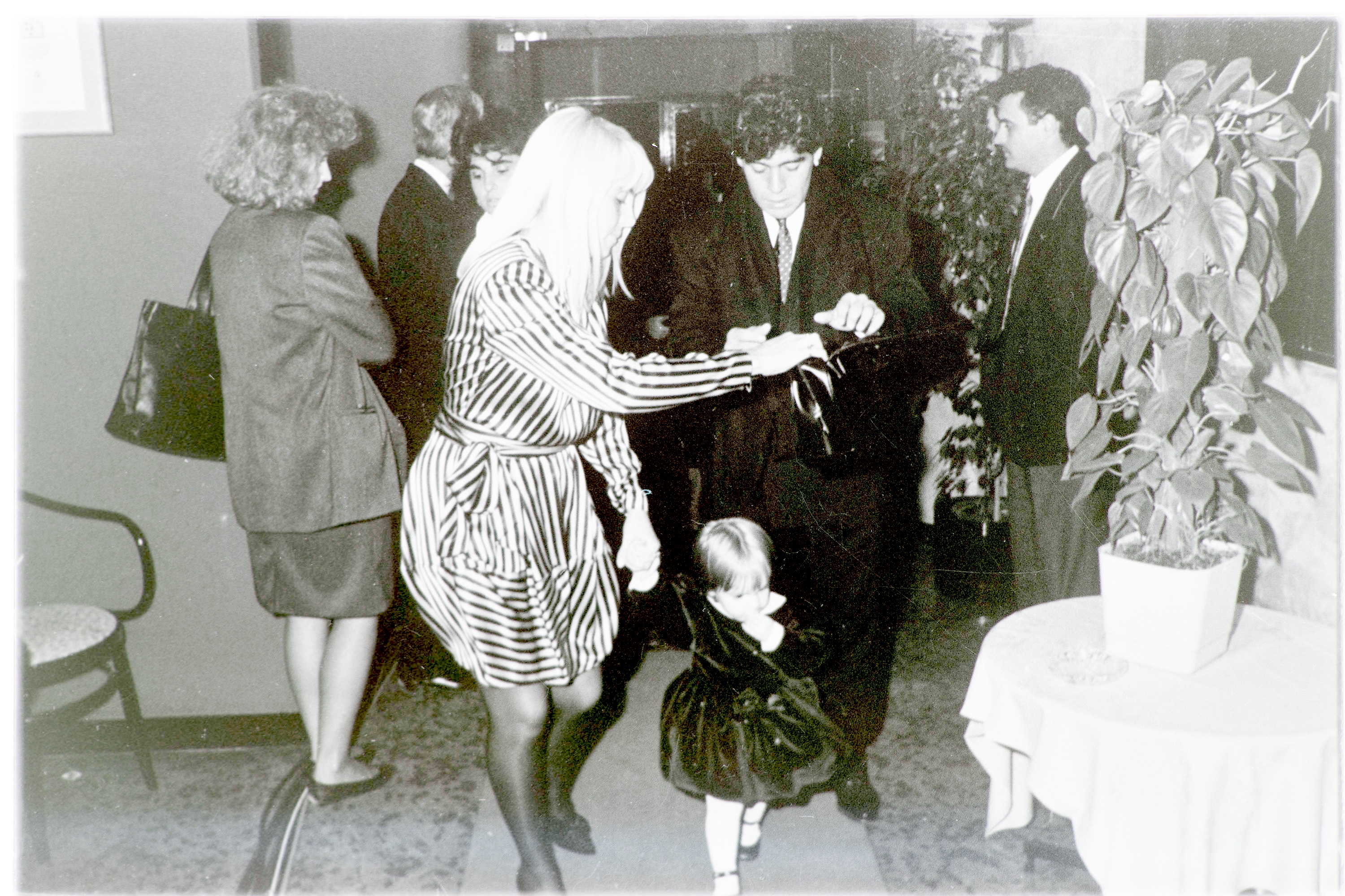 Villafañe, Claudia (1962) (negativo, insieme) di Alfa Press Service s.n.c. - Agenzia Fotogiornalistica (ultimo quarto XX)