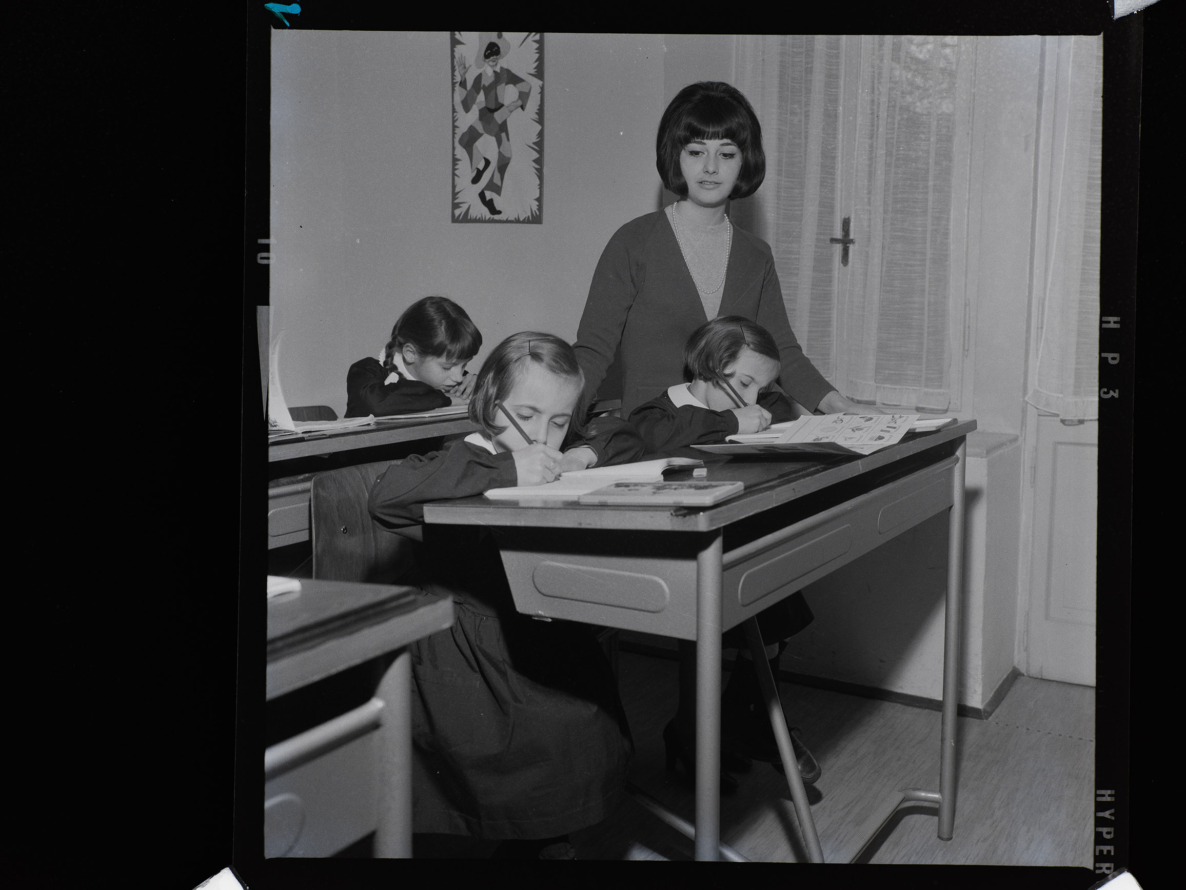 Gemelle siamesi (negativo, insieme) di Alfa Press Service s.n.c. - Agenzia Fotogiornalistica (ultimo quarto XX)