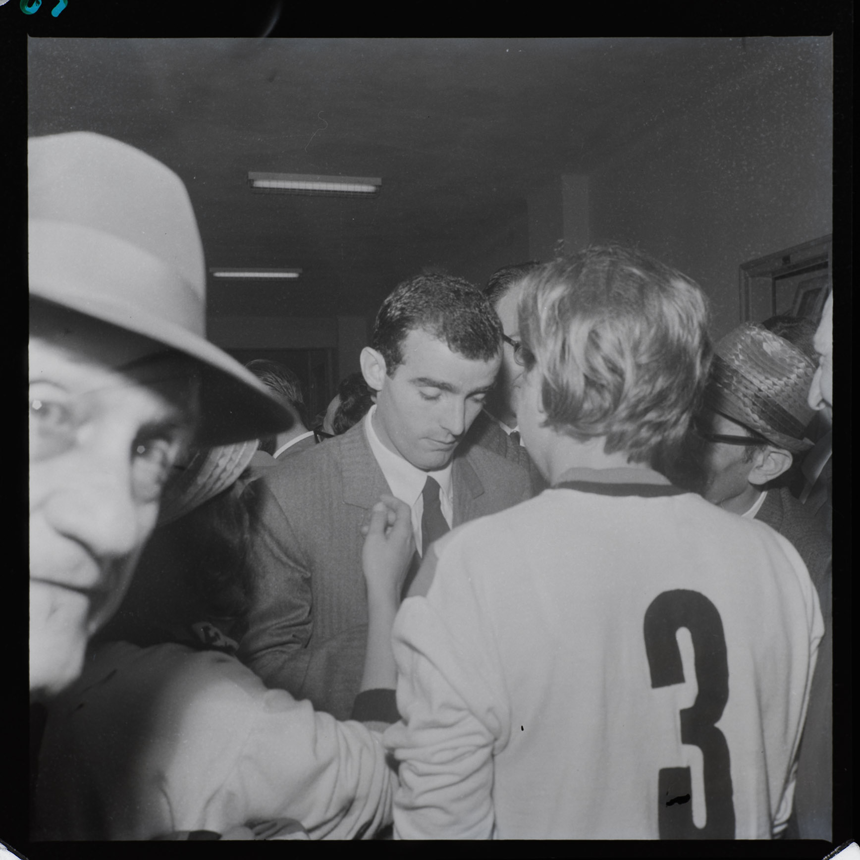 Italia - Milano (negativo, insieme) di Alfa Press Service s.n.c. - Agenzia Fotogiornalistica (ultimo quarto XX)